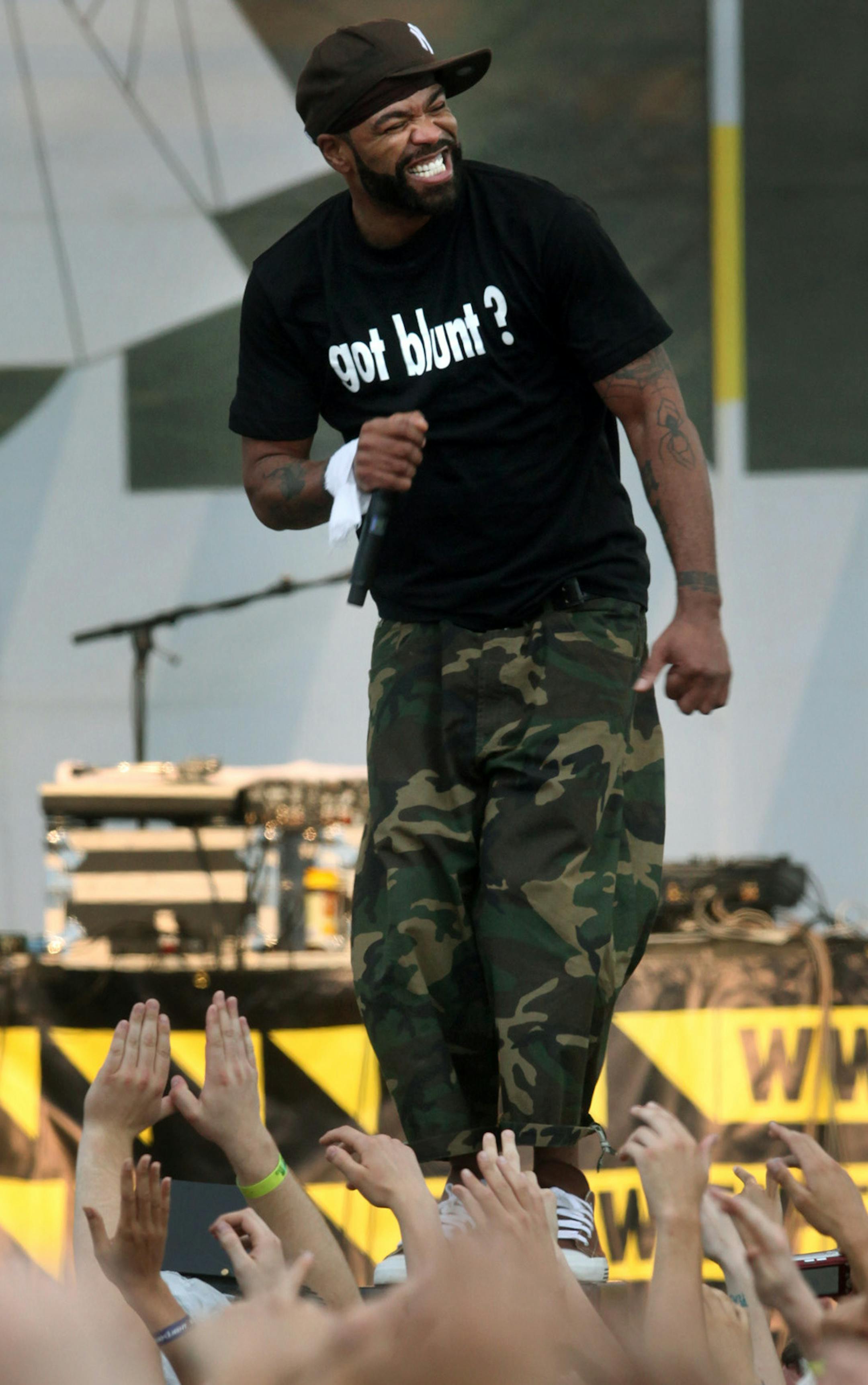 ELIZABETH FLORES • eflores@startribune.com May 30, 2010 - Shakopee, MN - In its third year, the Soundset festival has drawn 12-15,000 kids, confirming the popularity of local indie-rap artists Atmosphere, Brother Ali and P.O.S., whose locally based label Rhymesayers Entertainment is the chief organizer of the fest. IN THIS PHOTO:] Method Man & Redman took to the stage at Canterbury Park during this year's Soundset Festival. ORG XMIT: MIN2013012110261844