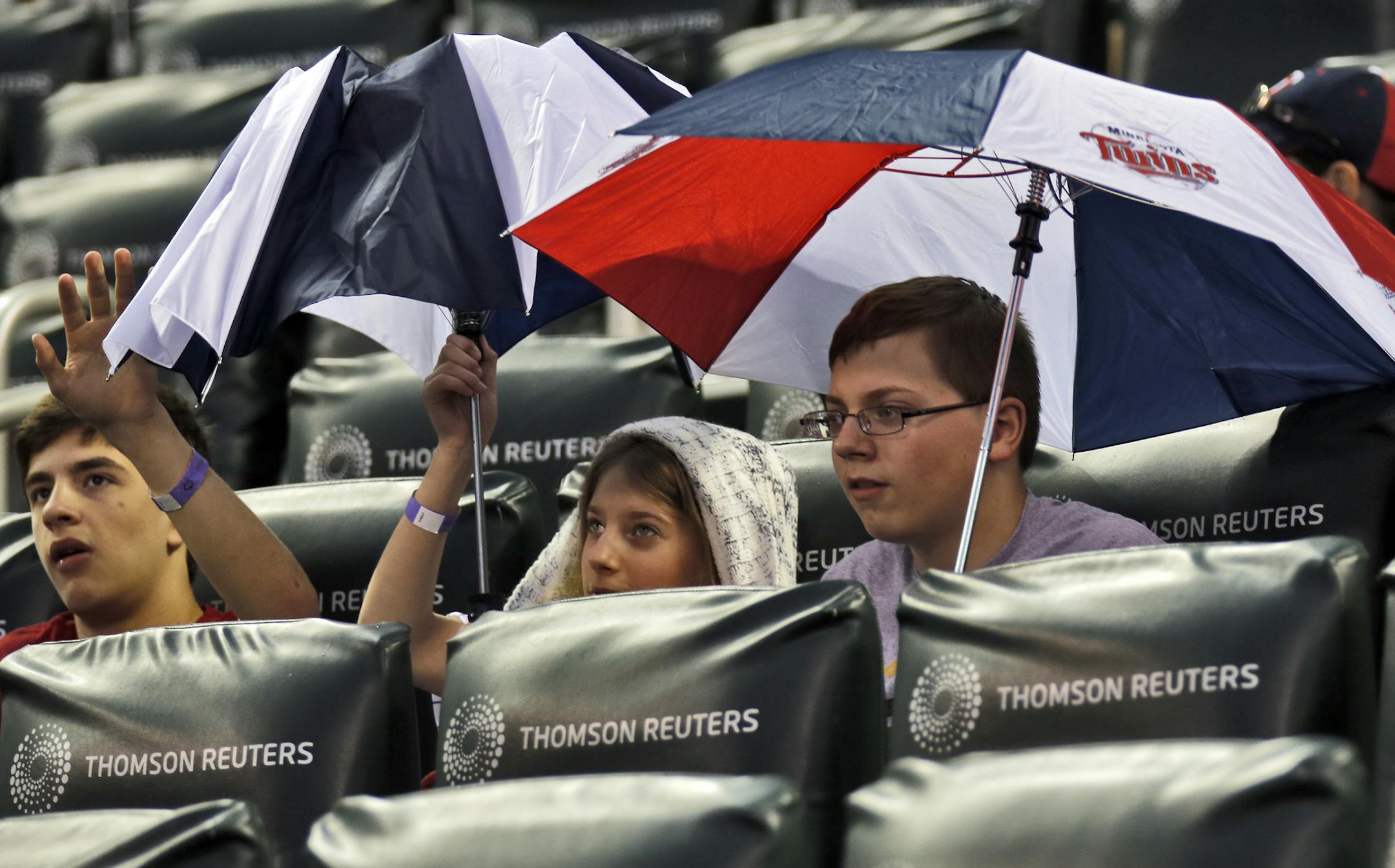 Rain delay. ] Minnesota Twins vs. Houston Astros (MARLIN LEVISON/STARTRIBUNE(mlevison@startribune.com)