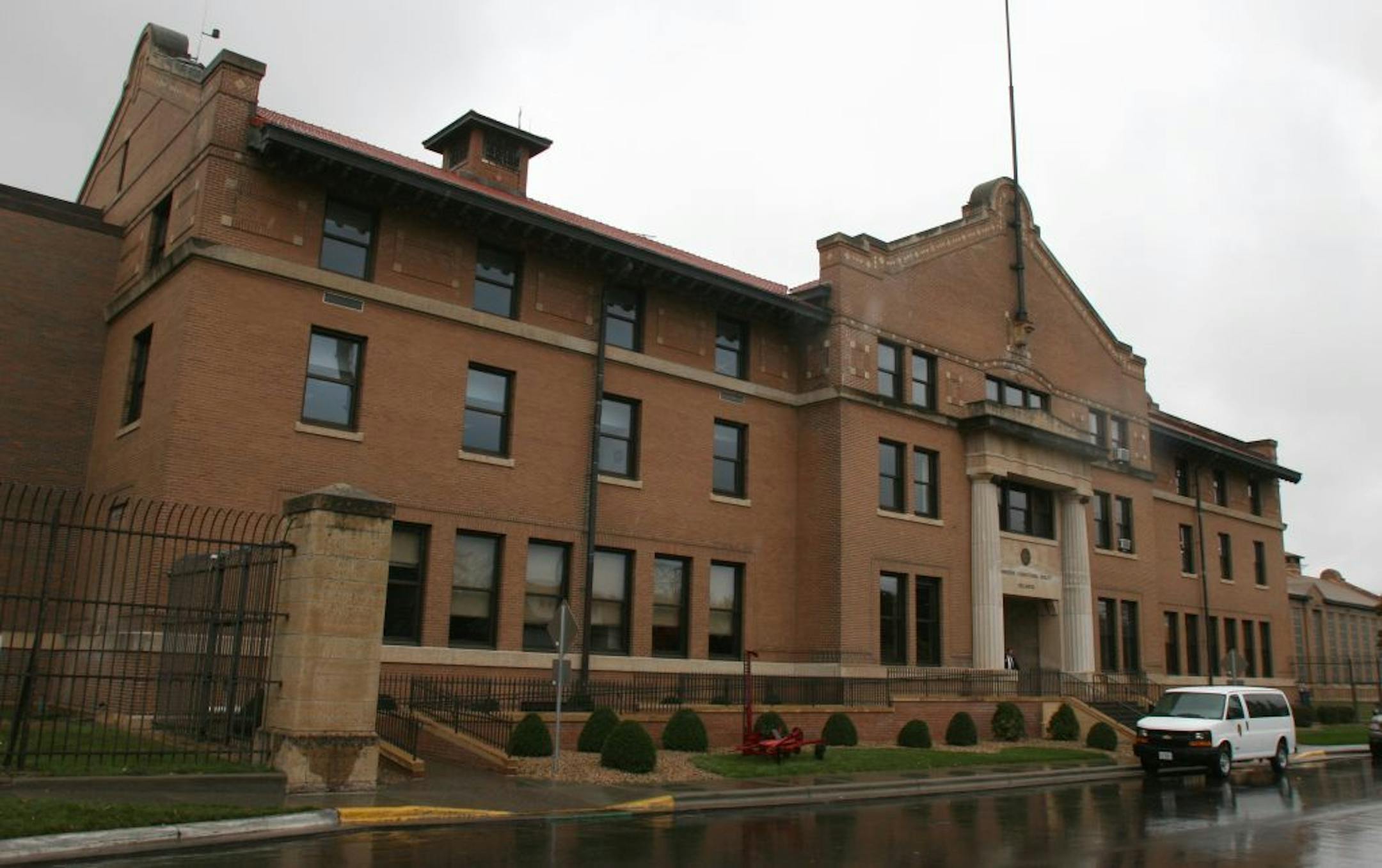 Bruce Bisping/Star Tribune. Bayport, MN., Friday, 10/15/2004. Main entrance to the Minnesota Correctional Facility-Stillwater.