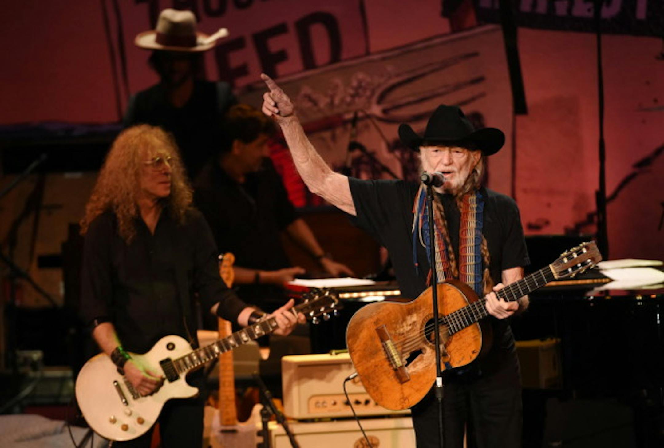 Willie Nelson and Waddy Wachtel/ Photo by Chris Pizzello/ Invision/AP