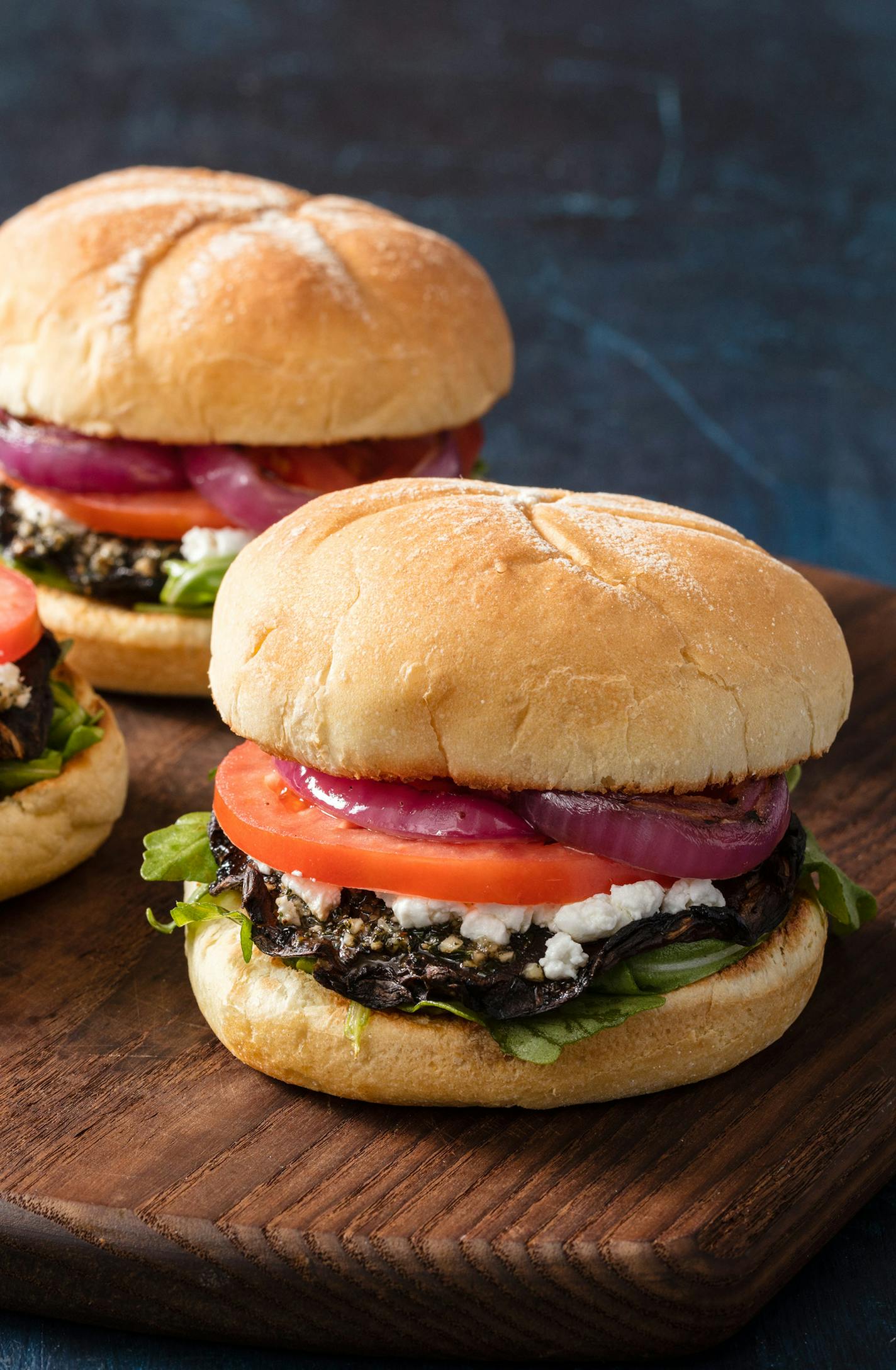 Grilled Portobello Burgers with Goat Cheese and Arugula
Daniel J. van Ackere ORG XMIT: 1008475