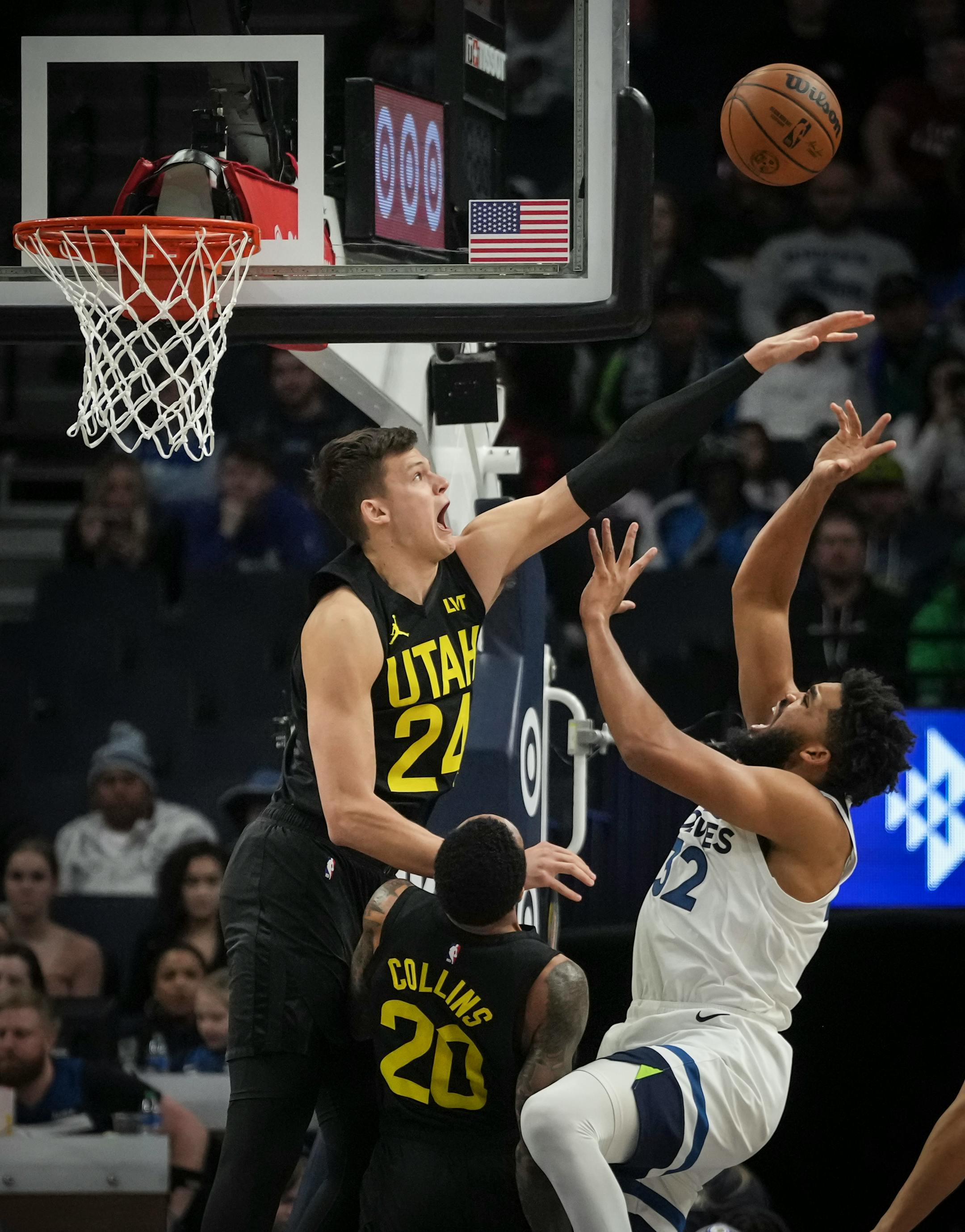 Utah Jazz center Walker Kessler (24) knocks the ball from Minnesota Timberwolves center Karl-Anthony Towns (32) in the first half. The Minnesota Timberwolves hosted the Utah Jazz at Target Center on Thursday, Nov. 30, 2023 in Minneapolis, Minn. ] RENEE JONES SCHNEIDER • renee.jones@startribune.com