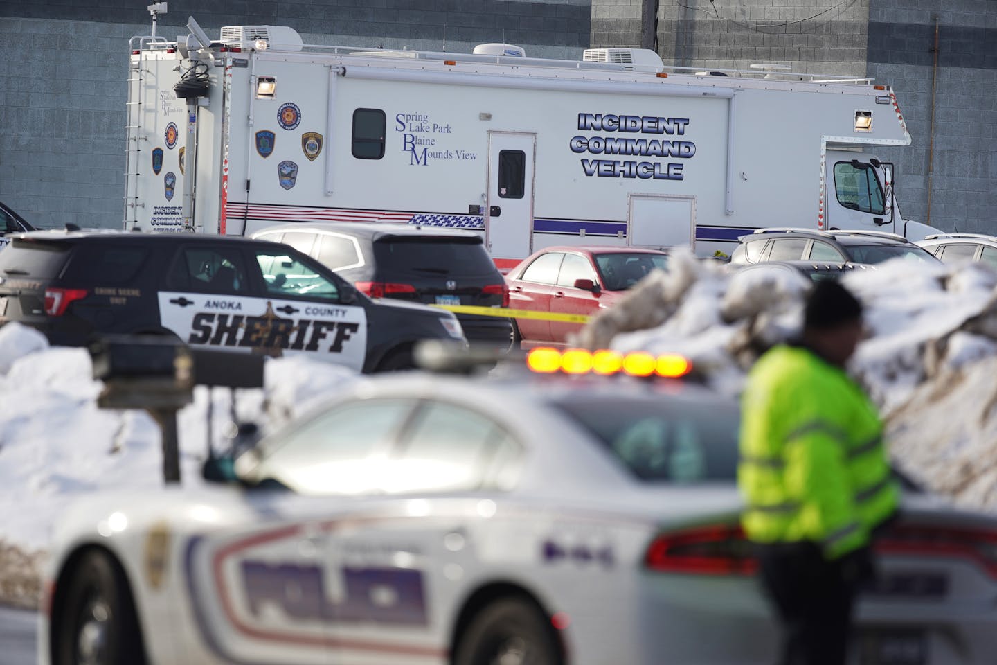 Spring Lake police officers are investigating the scene of a shooting at the Dala Thai Restaurant and Banguet Hall. One 19-year old male died of gunshot wounds while several others were treated.]RICHARD TSONG-TAATARII &#x2022; richard.tsong-taatarii@startribune.com