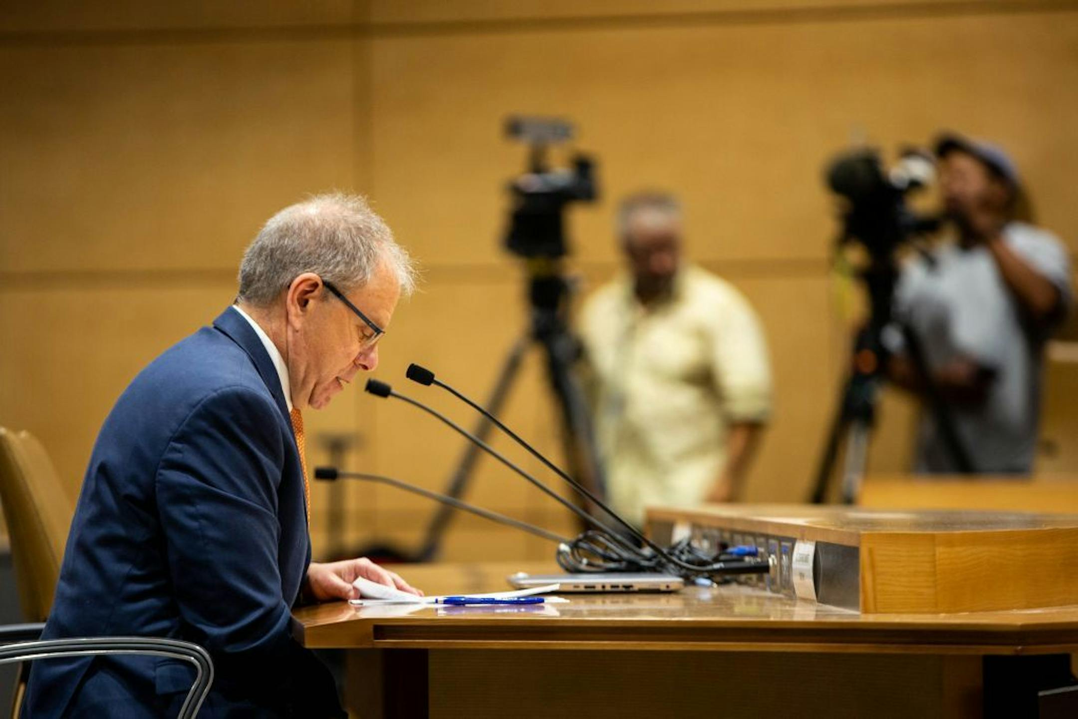 Former DHS medical director Dr. Jeff Schiff speaks during a senate hearing about recent events in the Minnesota Department of Human Services at the Minnesota Senate Building Tuesday, August 13, 2019.