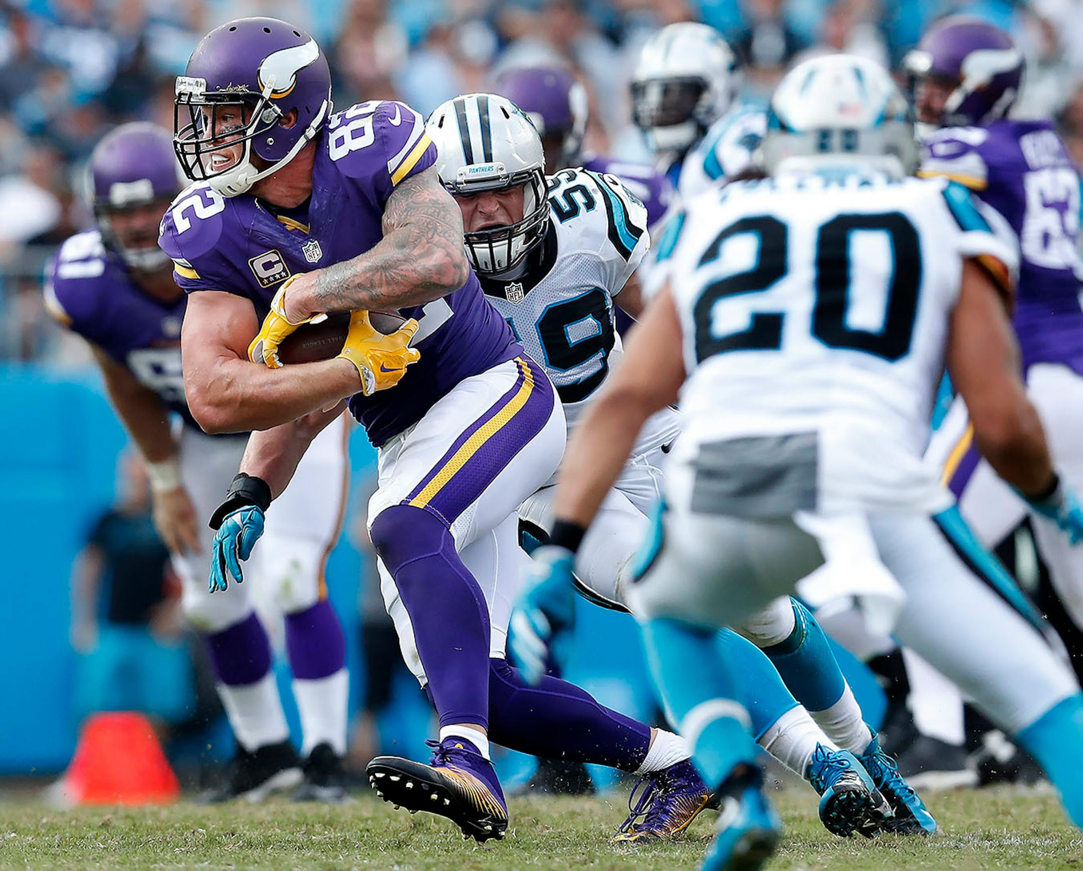 Kyle Rudolph (82) ran after making a catch over the middle in the fourth quarter.