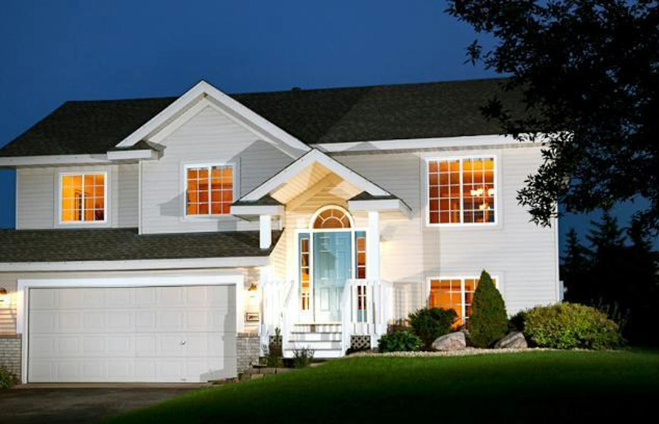 ... Victoria
Built in 1995, this three-bedroom, two-bath house has 1,451 finished square feet and features vaulted ceilings, two bedrooms on the main floor, informal dining room, finished lower level, deck and two-car attached garage. Listed by Ken Haasken, Chestnut Realty, 612-414-3505.