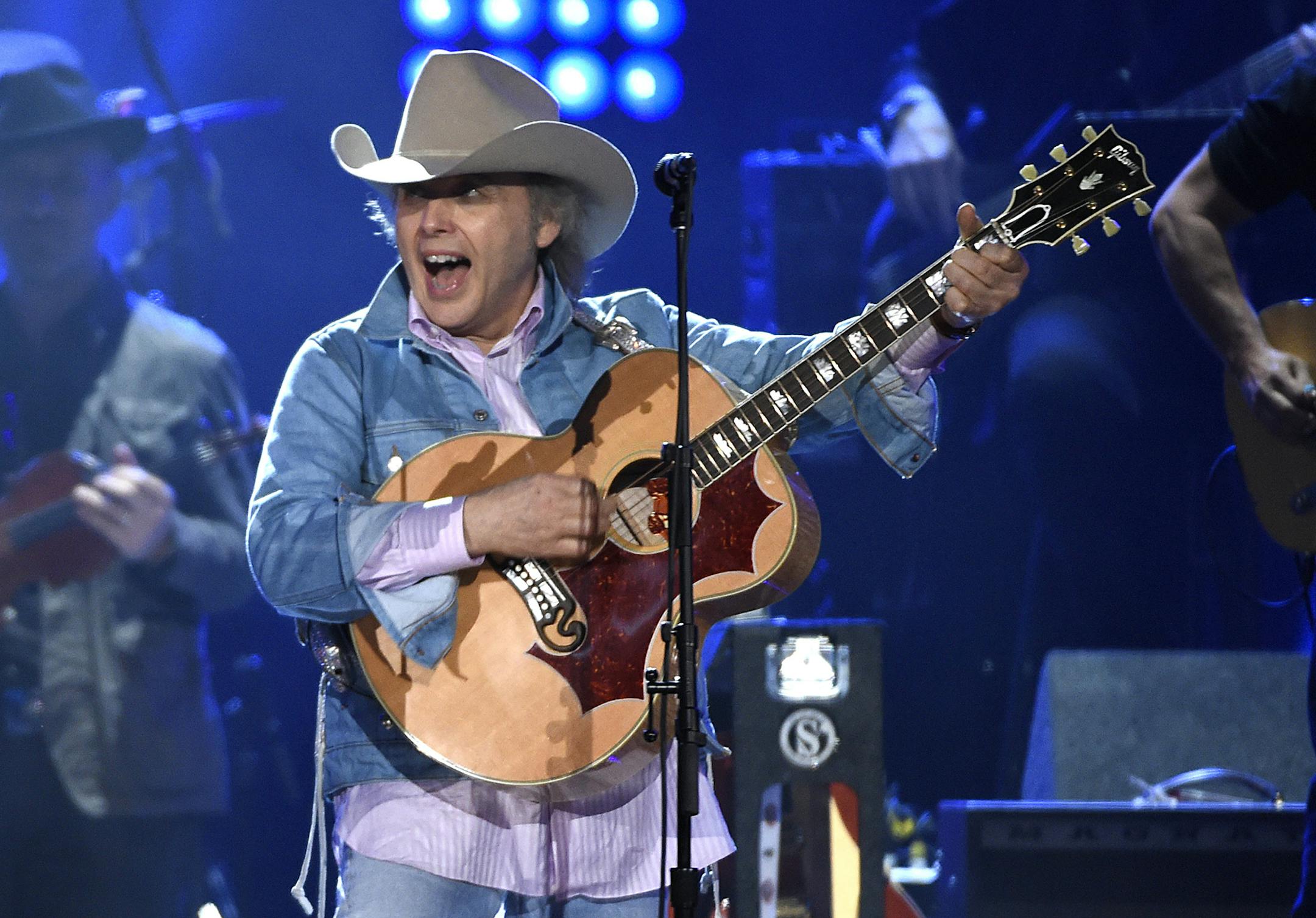Dwight Yoakam plays Mystic Lake on Saturday.