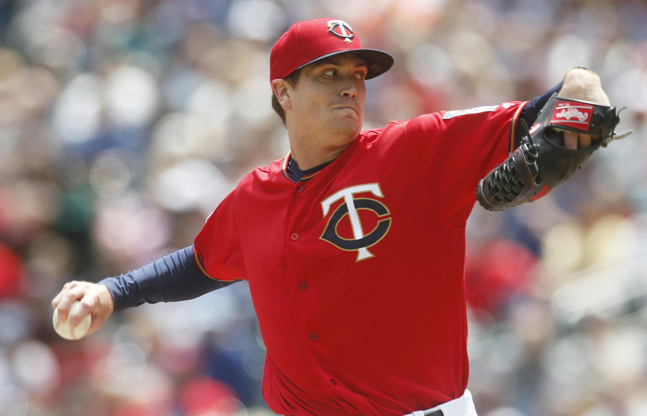 Minnesota Twins pitcher Kyle Gibson throws against the Chicago White Sox in the first inning of a baseball game Saturday, May 25, 2019, in Minneapolis. (AP Photo/Jim Mone)