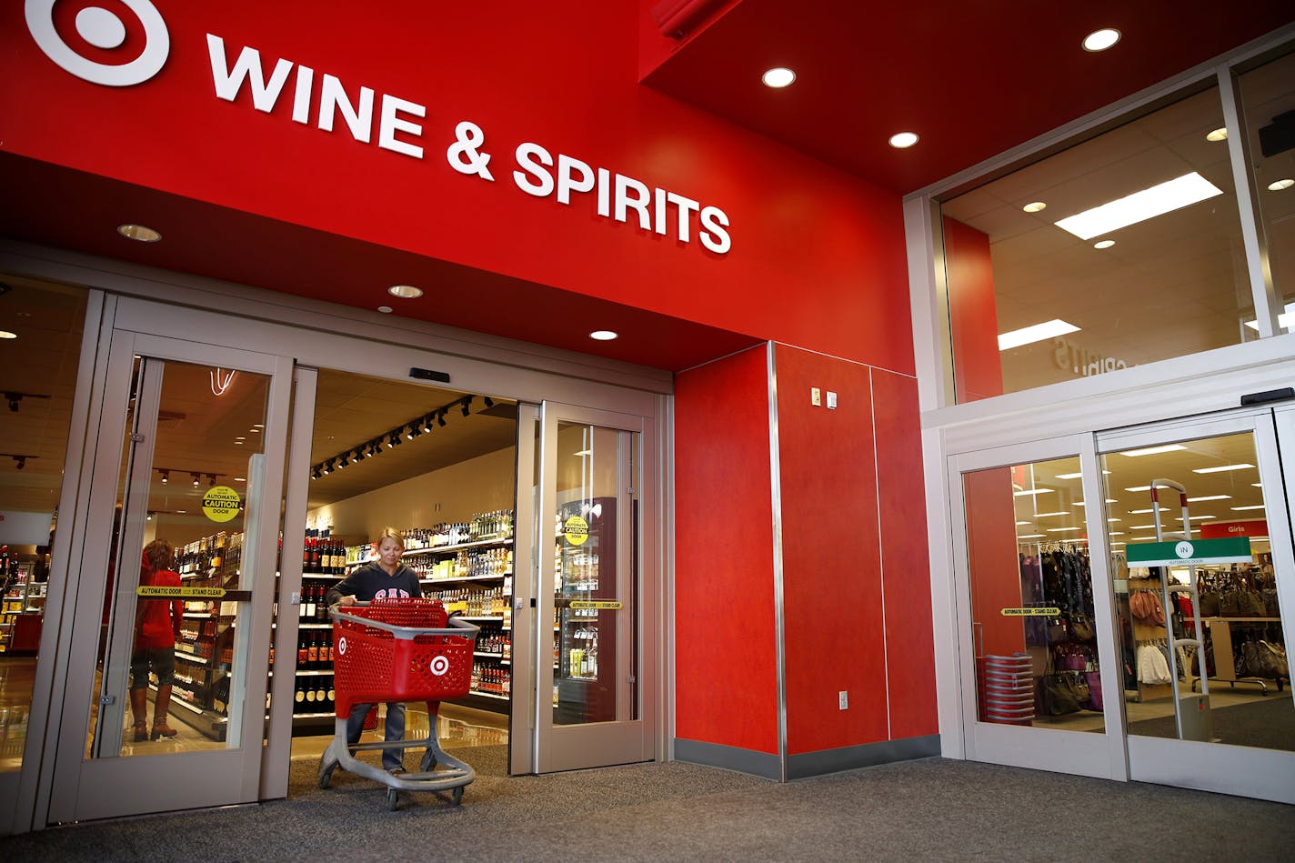 At the Super Target in Otsego, there is a separate entrance for alcohol sales at their new wine and spirits shop. ] LEILA NAVIDI leila.navidi@startribune.com / BACKGROUND INFO: Thursday, October 2, 2014.