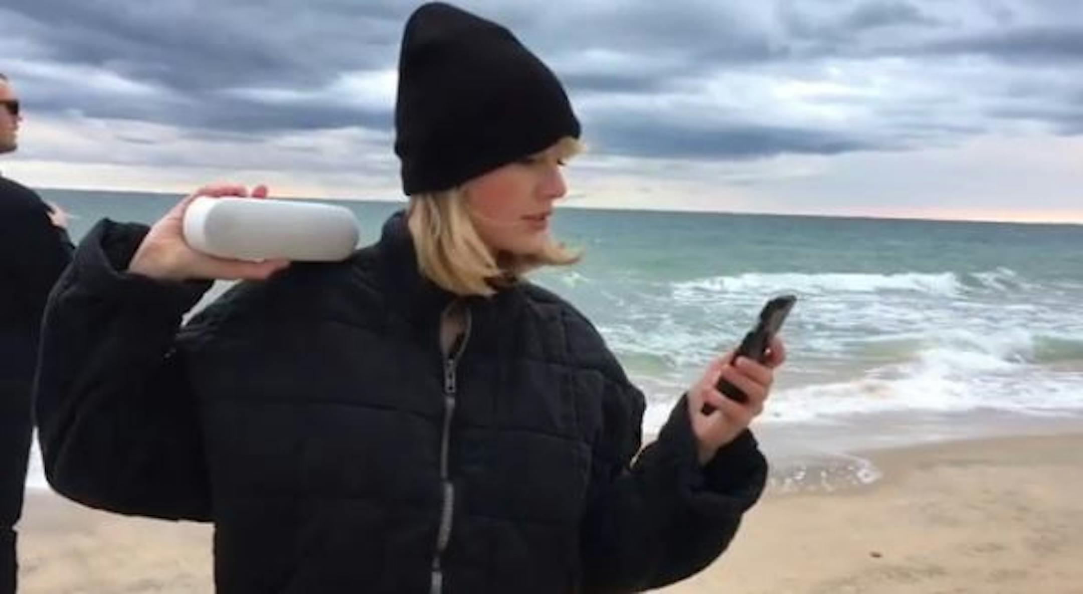 Taylor Swift's Mannequin Challenge