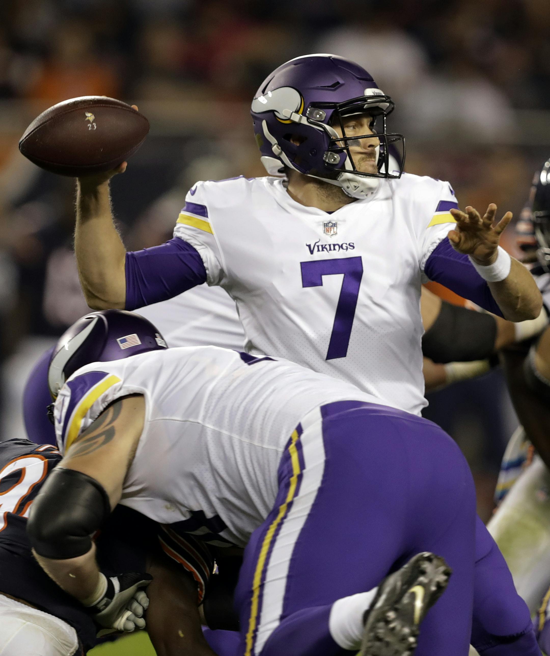 Minnesota Vikings quarterback Case Keenum (7) throws a pass during the first half of an NFL football game against the Chicago Bears, Monday, Oct. 9, 2017, in Chicago. (AP Photo/Darron Cummings)