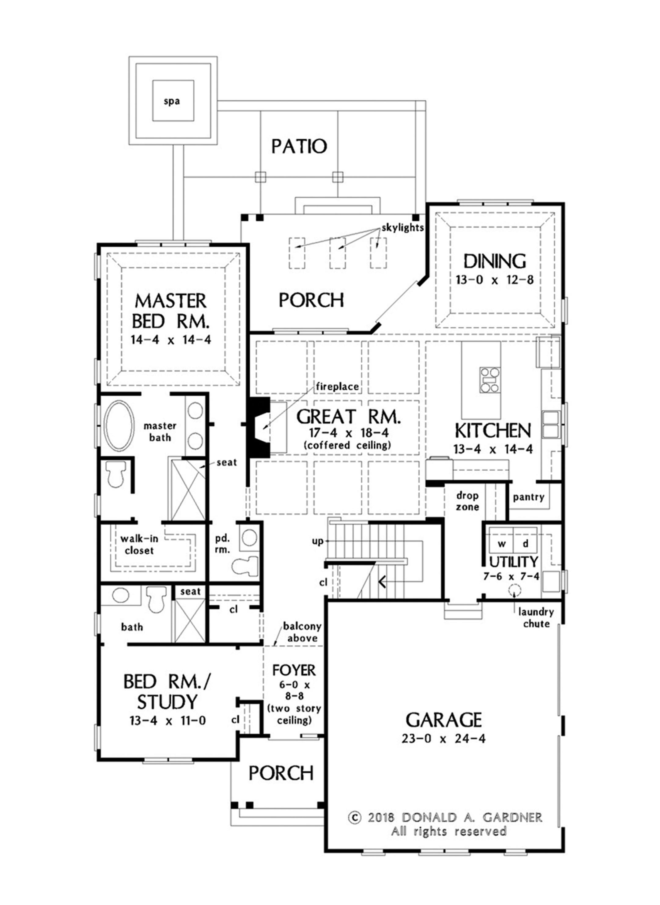 Home plan: Farmhouse with an edge