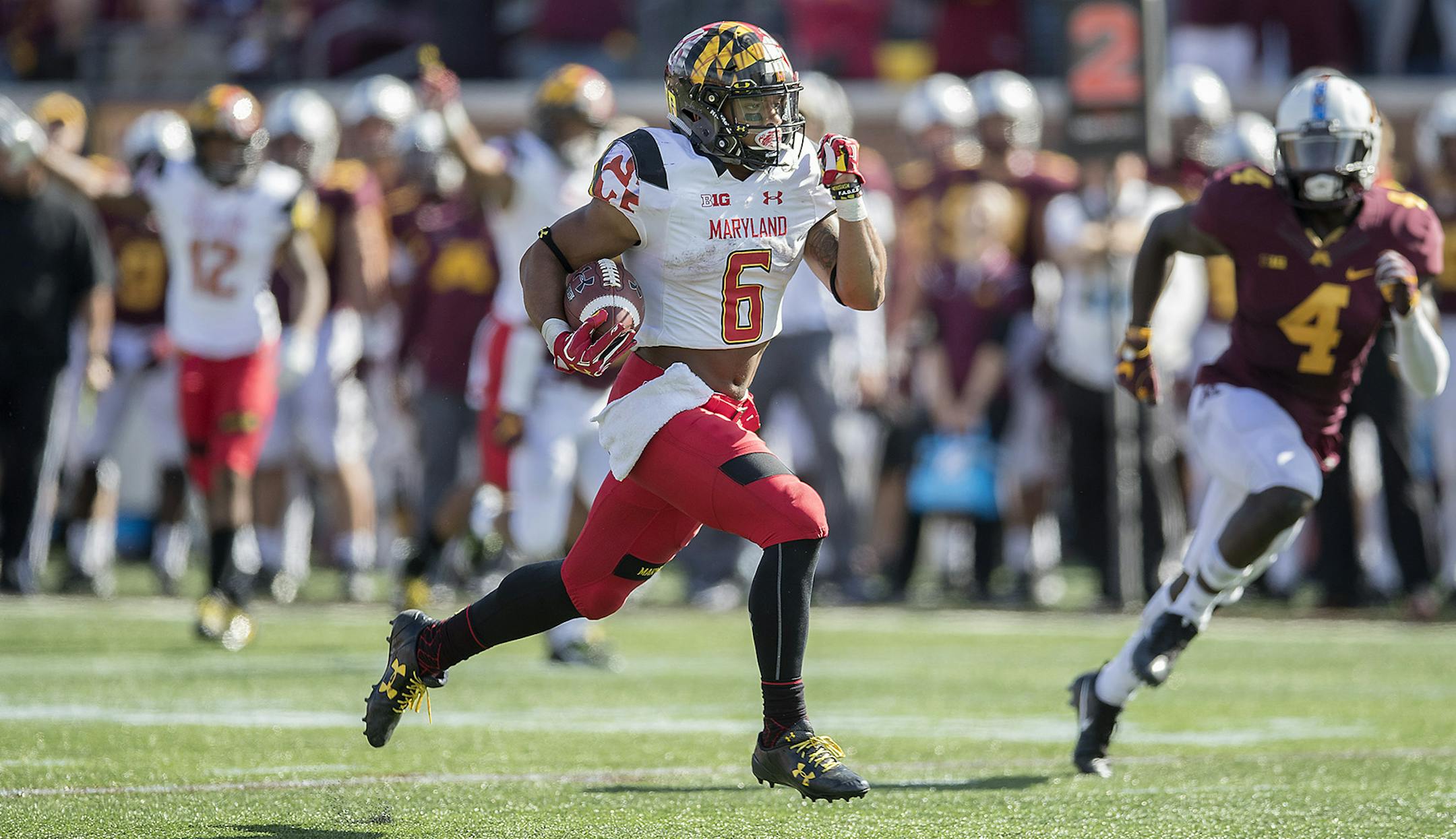 Maryland's Ty Johnson ran for a 34-yard touchdown late in the fourth quarter against the Gophers on Saturday at TCF Bank Stadium.