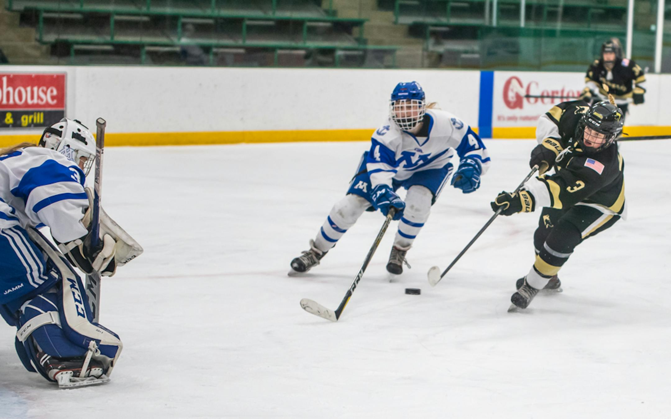 Walser Invitational Championship. Minnetonka vs Andover. December 29, 2021. Photo by Earl J. Ebensteiner