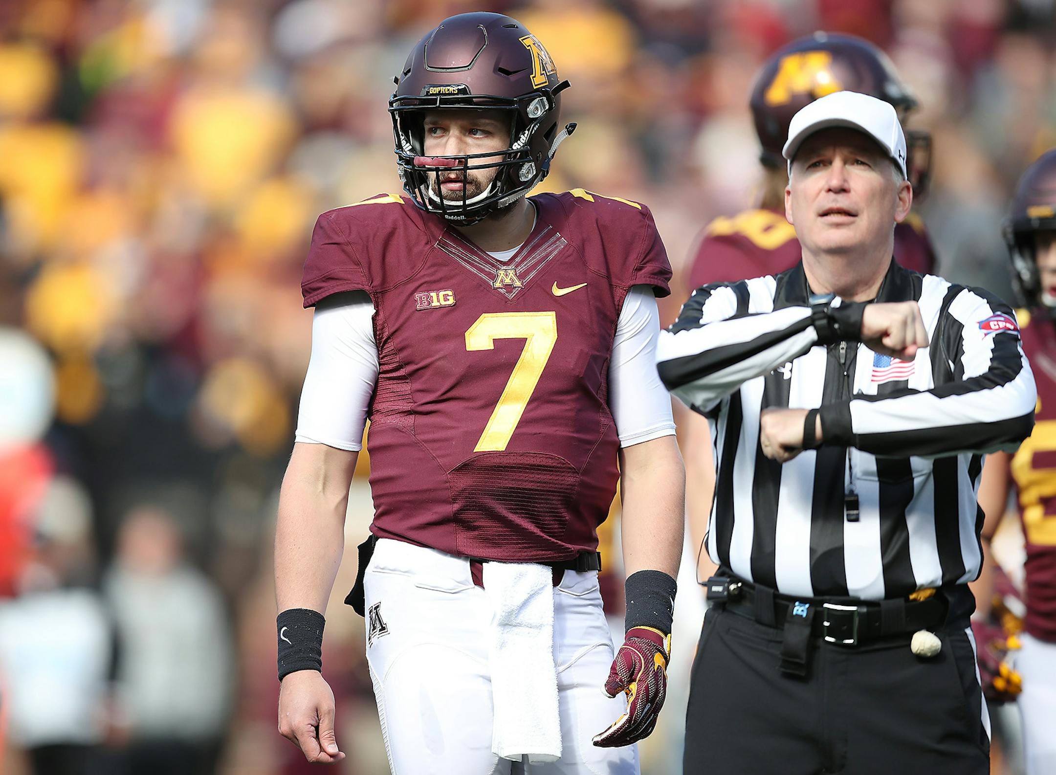 Minnesota's quarterback Mitch Leidner looked to the bench after a penalty call during the fourth quarter as Minnesota took on Iowa at TCF Bank Stadium, Saturday, October 8, 2016 in Minneapolis, MN. ] (ELIZABETH FLORES/STAR TRIBUNE) ELIZABETH FLORES • eflores@startribune.com