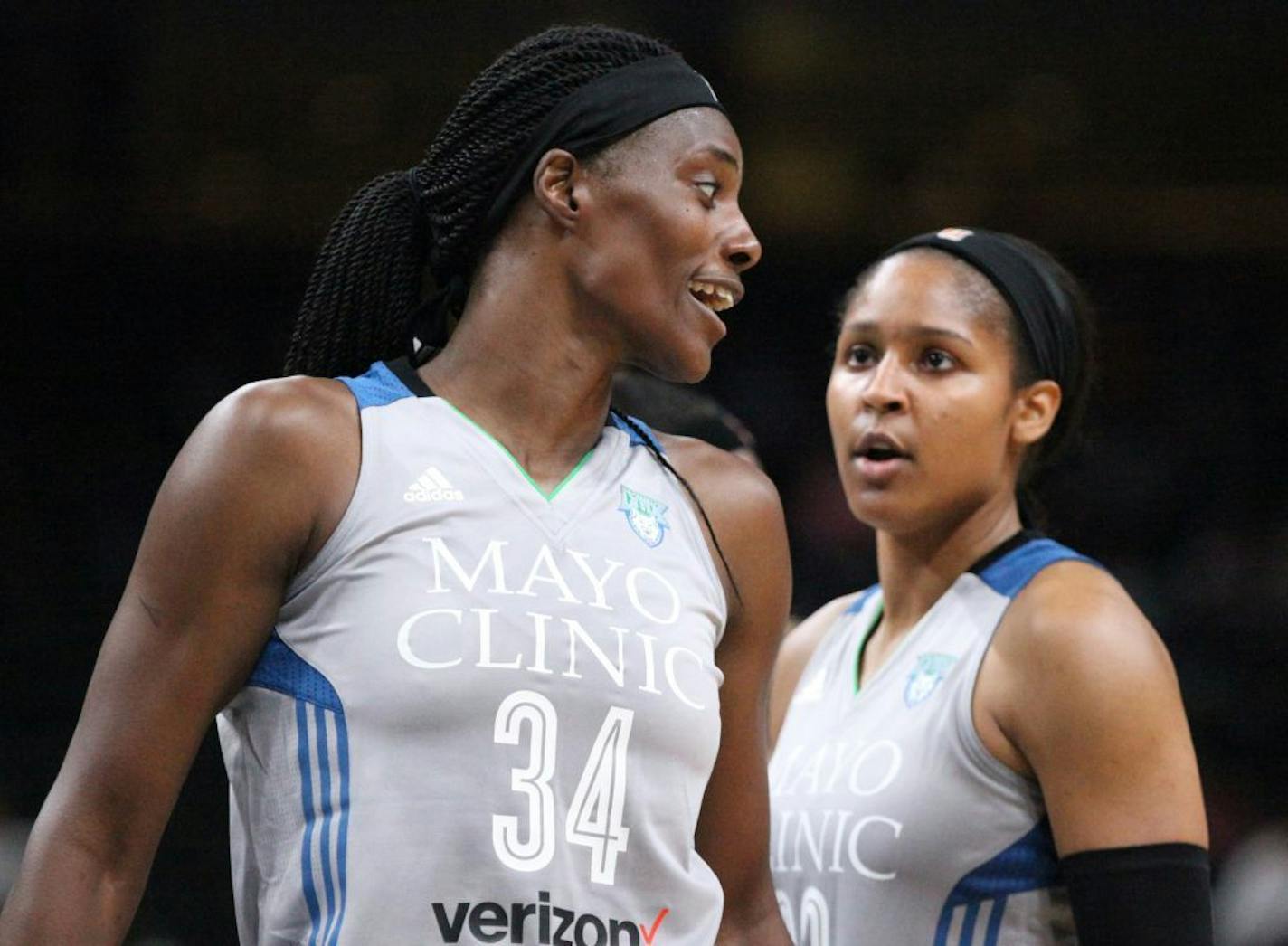 Minnesota Lynx center Sylvia Fowles (34) and the forward Maya Moore (23) combined for 47 points on Wednesday against Dallas.