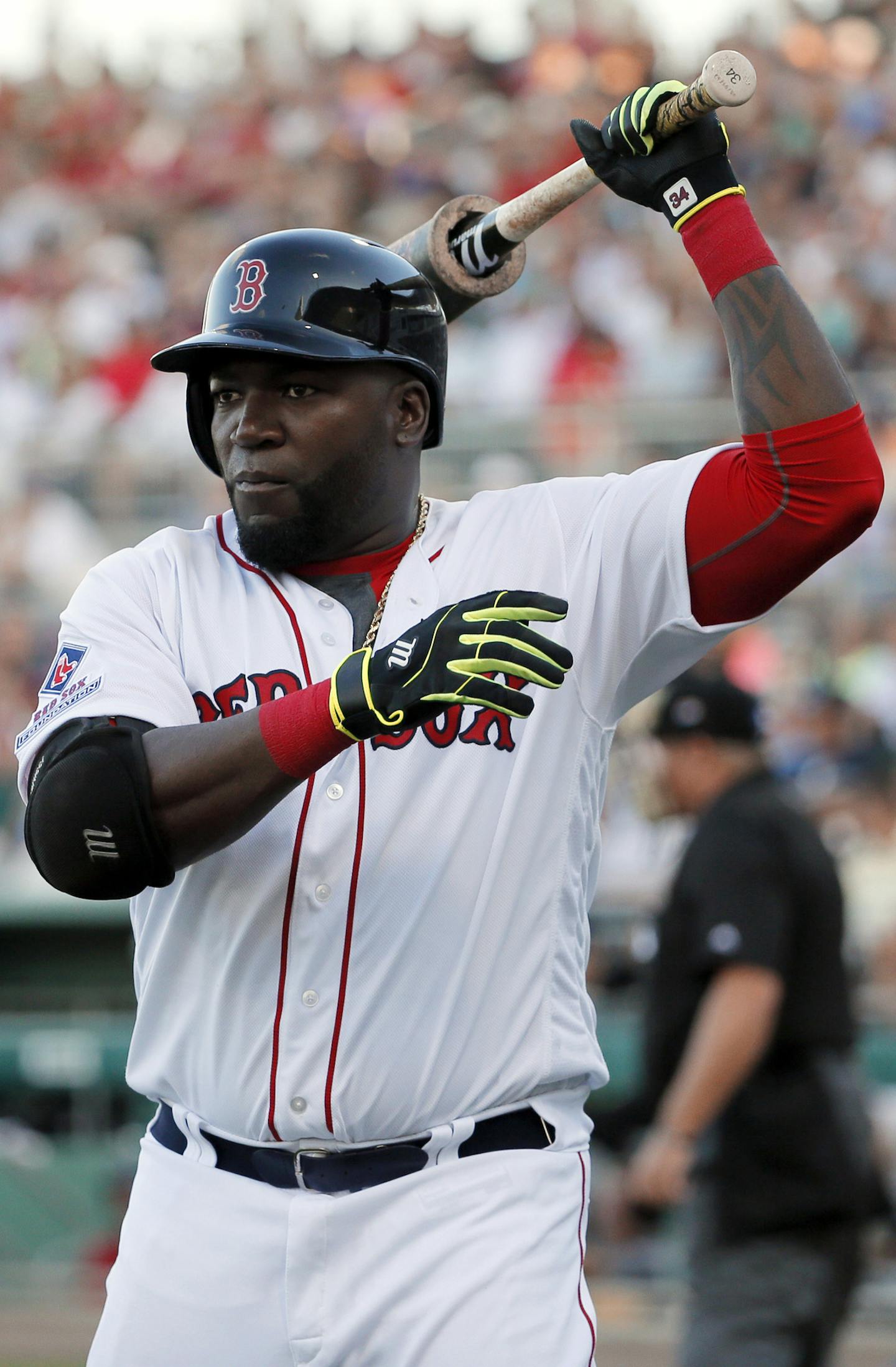 Boston Red Sox's David Ortiz warms up on deck for his at-bat during a spring training baseball game against the New York Yankees on Tuesday, March 15, 2016, in Fort Myers, Fla. (AP Photo/Tony Gutierrez) ORG XMIT: OTKTG216