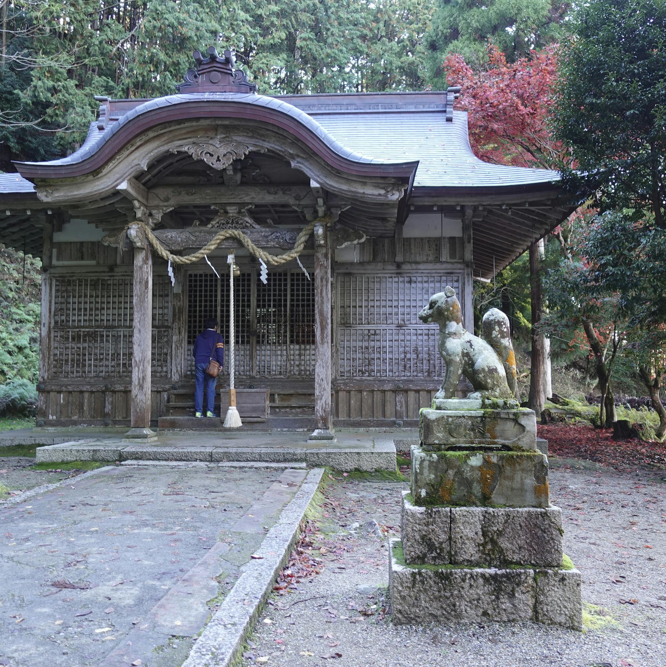 A Shinto shrine above the town of Izushi, Japan, Nov. 2018. Our 52 Places columnist tries on traditional robes and footwear; learns to enjoy seafood (as long as it’s not chewy); and discovers (once again) how small the world is. (Jada Yuan/The New York Times)