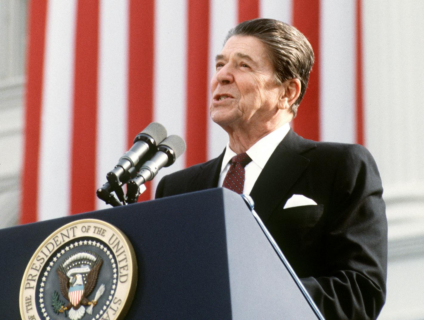 President and Republican presidential candidate Ronald Reagan addresses supporters at an electoral meeting in November 1984. (Don Rypka/AFP/Getty Images/TNS) ORG XMIT: 28303112W