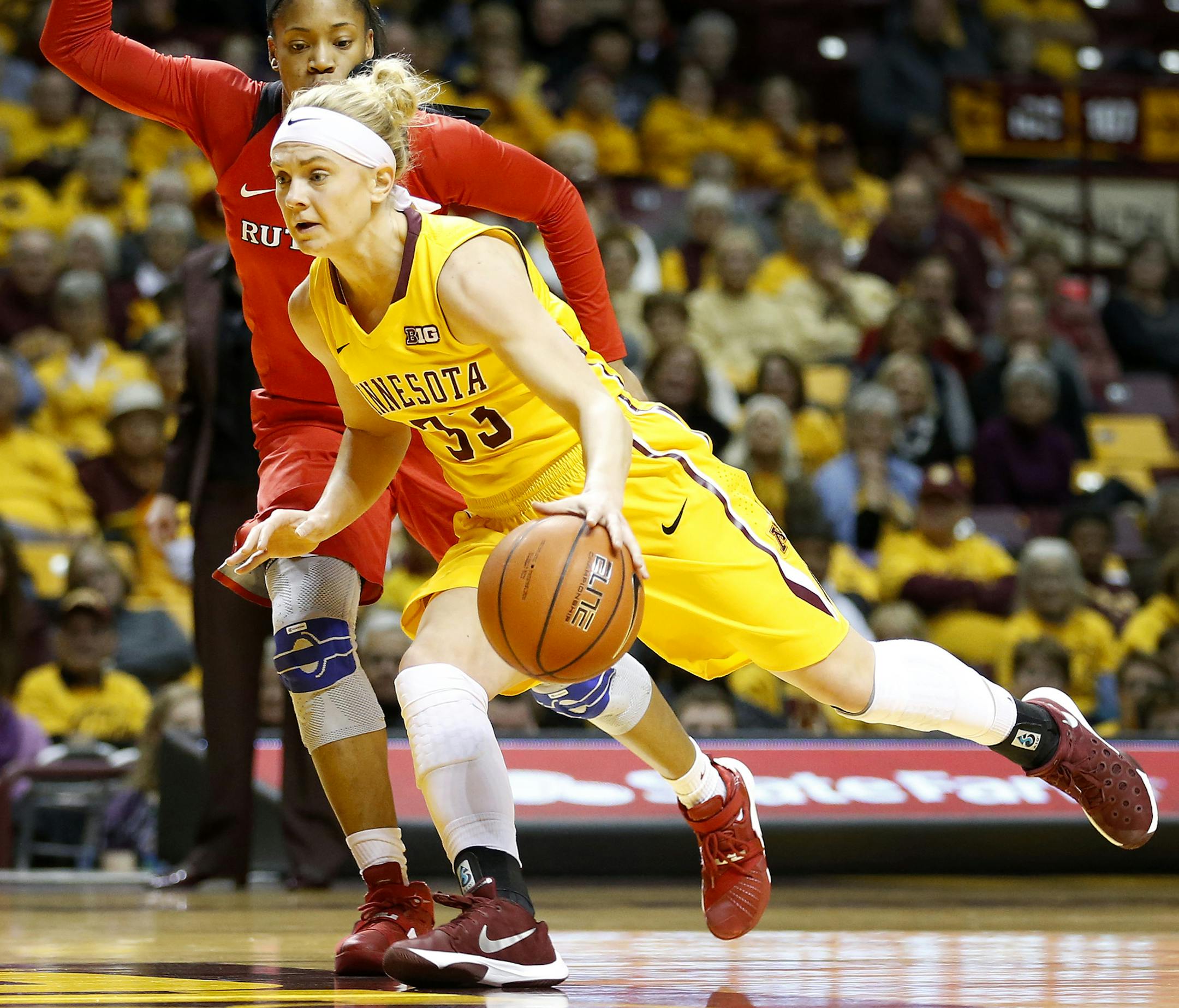 Shayne Mullaney (3) was defended by Briyona Canty (4) in the fourth quarter. ] CARLOS GONZALEZ cgonzalez@startribune.com - February 4, 2016, Minneapolis, MN, Williams Arena, NCAA University of Minnesota Women's Gophers Basketball, Minnesota vs. Rutgers