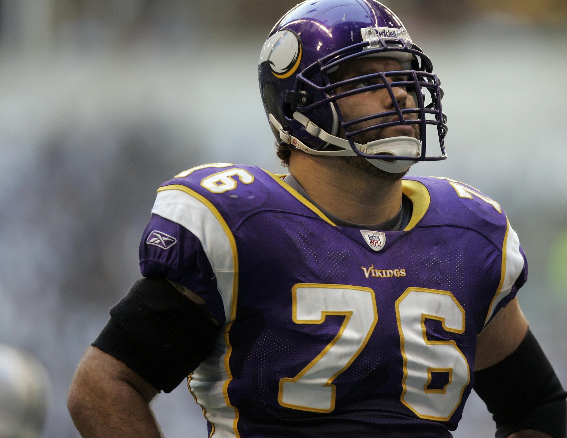 BRIAN PETERSON ï brianp@startribune.com Dallas, TX - 10/21/2007 Dallas Cowboys vs Minnesota Vikings IN THIS PHOTO: vikings offensive lineman Steve Hutchinson