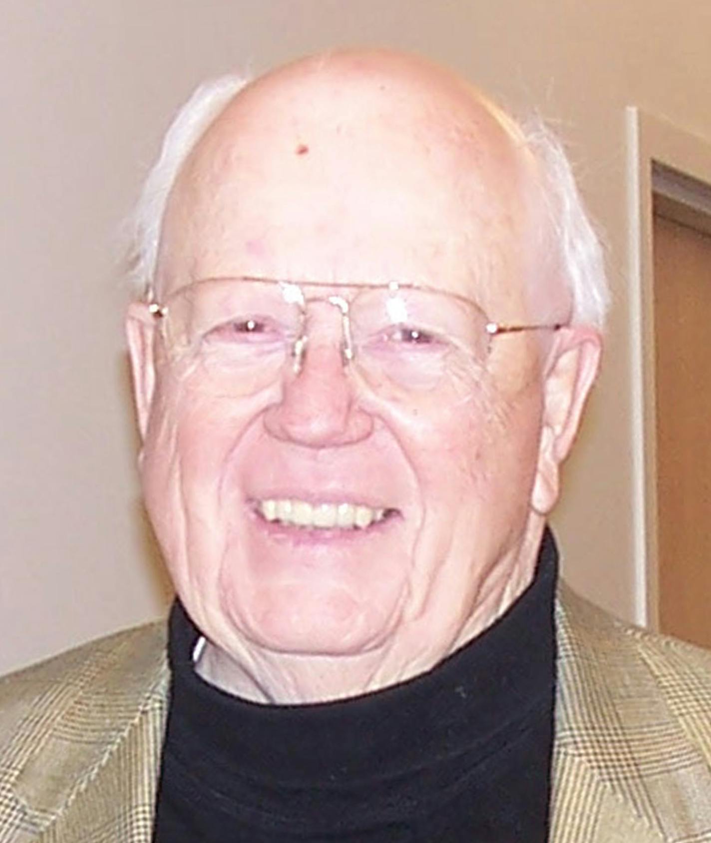 MAYOR12XX - �Bill Sandberg may be the longest-running mayor in the state of Minnesota. �For 29 years he's presided over North St. Paul, a little-known, working class community best known for Hwy 36 running through it. �While most suburban mayors come and go -- particularly in neighboring Maplewood -- Sandberg has spent most of his adult life overseeing developments in this town of 12,000 people. "I think everyone else got run out of town,'' he said. �"I'm not sure why I've managed to stay.'' ��W