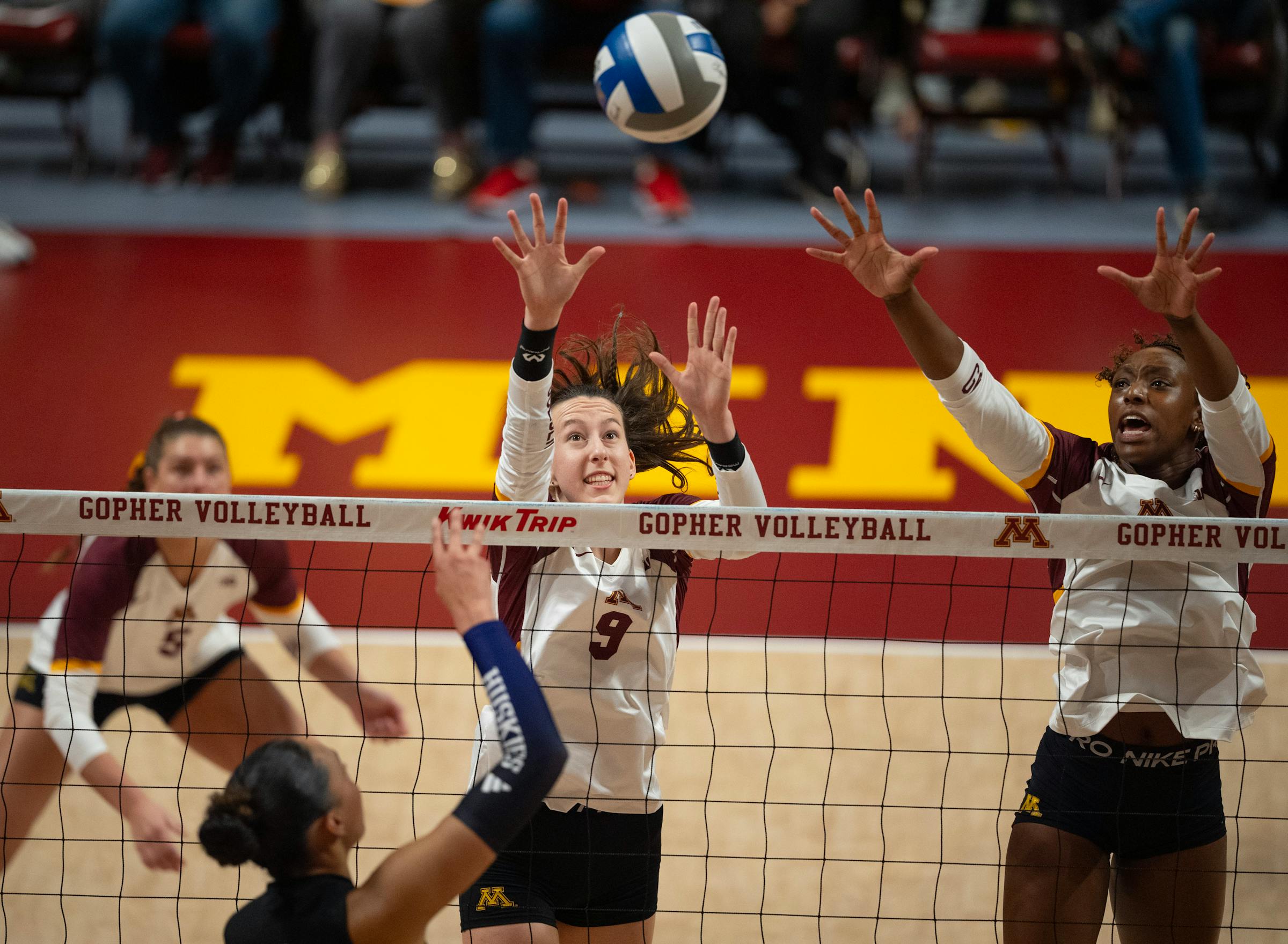 Gophers volleyball survives upset scare from Western Kentucky in NCAA tournament