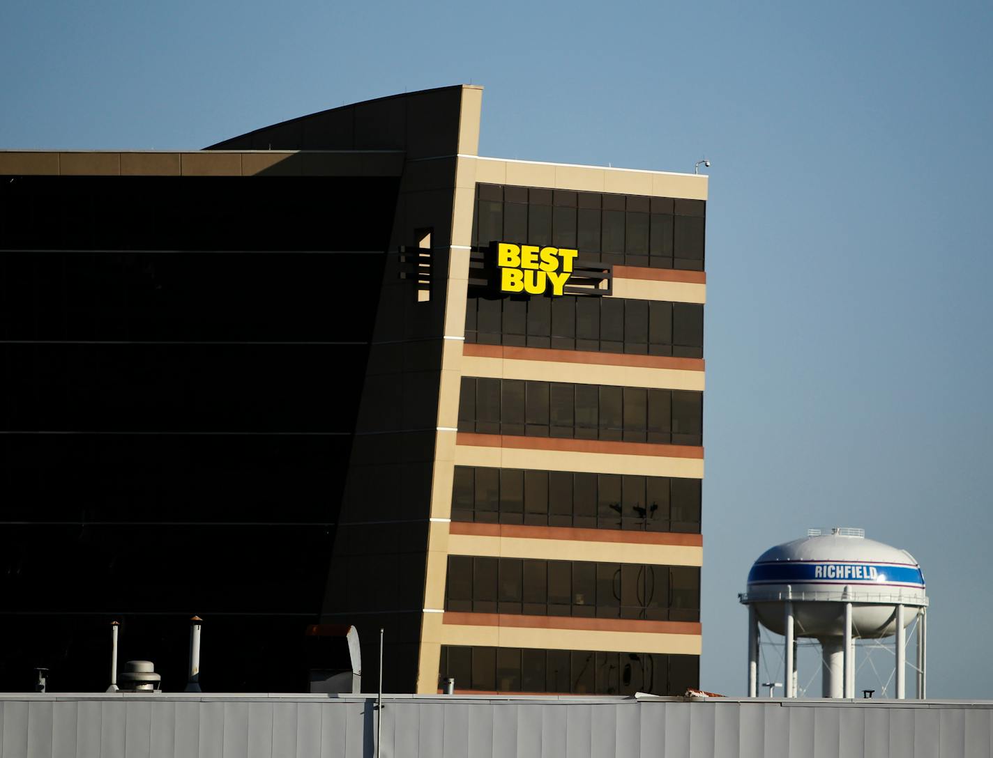 Best Buy Co. corporate headquarters as seen from American Blvd. to the south of Best Buy in Richfield, MN, Thursday, March 28, 2012.] DAVID JOLES*djoles@startribune.com - Best Buy Co. Inc. said Thursday that it will close 50 big box stores this year and eliminate 400 jobs, mostly at its corporate headquarters, in a bid to boost profits amid declining stores sales in the United States.