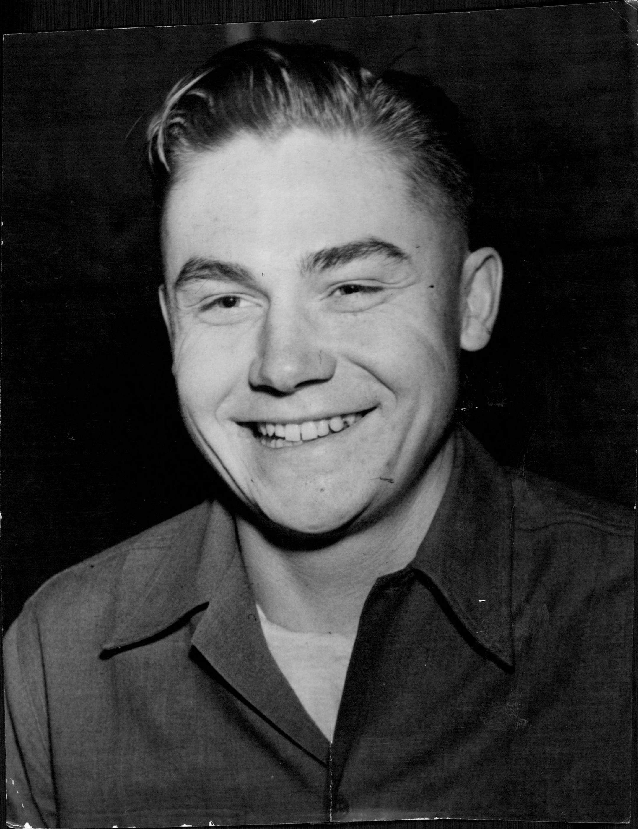 Speed skater (speedskater) Bobby Fitzgerald of Minneapolis, Minn. 1940s photo. Fitzgerald was a member of the 1948 United States Winter Olympics speed skating(speedskating) team that competed in St. Moritz, Switzerland in February 1948. Fitzgerald won a silver medal in the 500 meter race, tying fellow Minneapolis skater Ken Bartholomew and Norway's Thomas Byberg. Alternate name spellings: Bob Fitzgerald, Robert Fitzgerald.