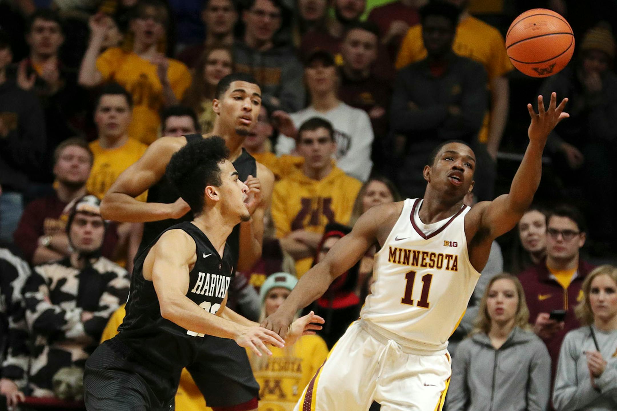Gophers freshman Isaiah Washington