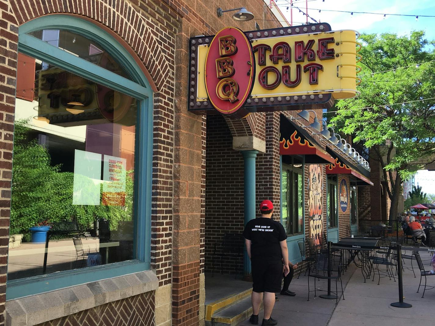 The Calhoun Square Famous Dave's in Uptown was closed instead of remodeled, as the company planned a month ago. Executives said they'll find a new location in Uptown for the barbecue restaurant. (JOHN EWOLDT/Star Tribune)