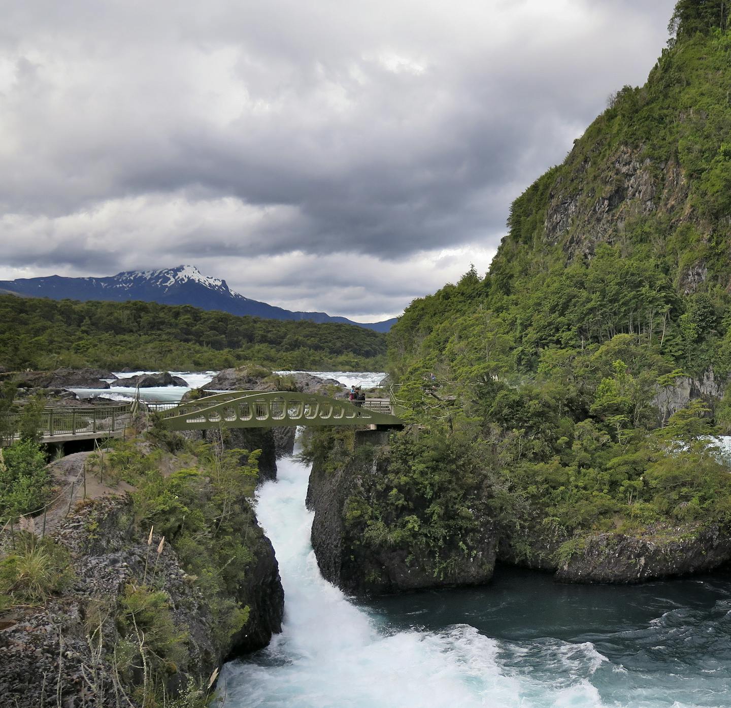 In southern Chile, a strong devotion to land and water
The region, a magnet for adventure-seekers, provides plenty of thrills even for casual tourists.
By Miguel Ot&#xe1;rola? miguel.otarola@startribune.com ID: 1005378208