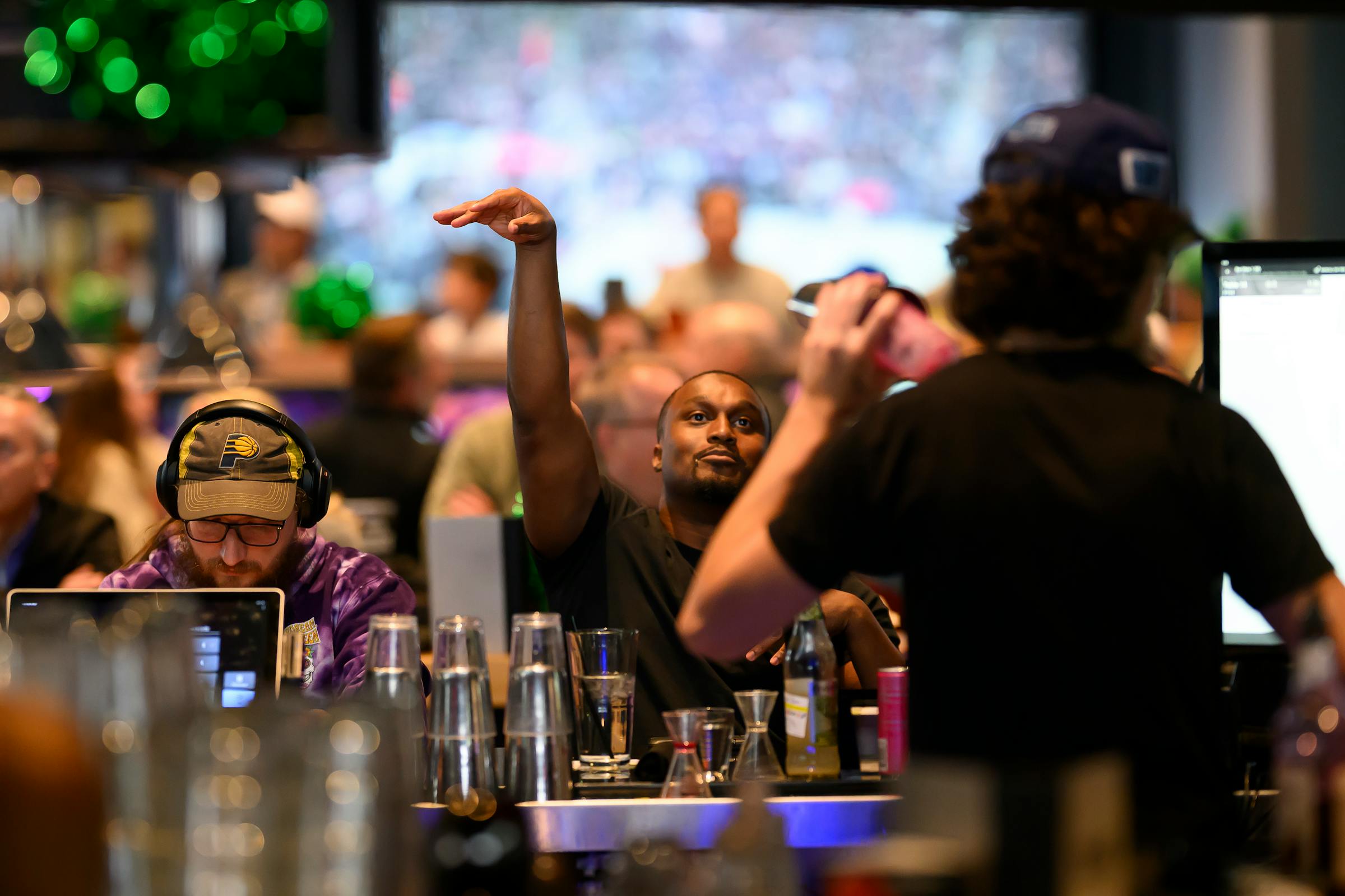 Downtown bars win better business amid Wild and Wolves playoff runs