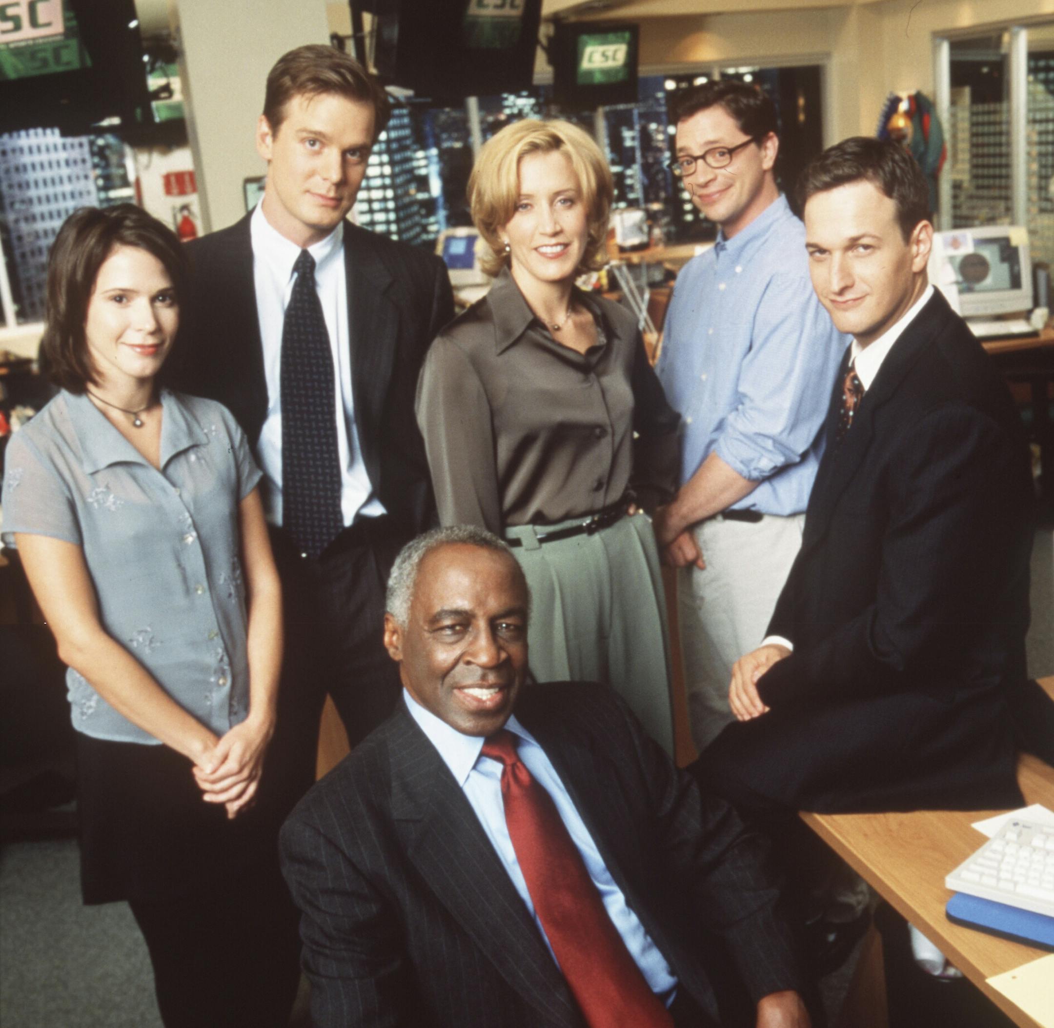 Sabrina Lloyd, Peter Krause, Robert Guillaume, Felicity Huffman, Joshua Malina and Josh Charles in "sports night"