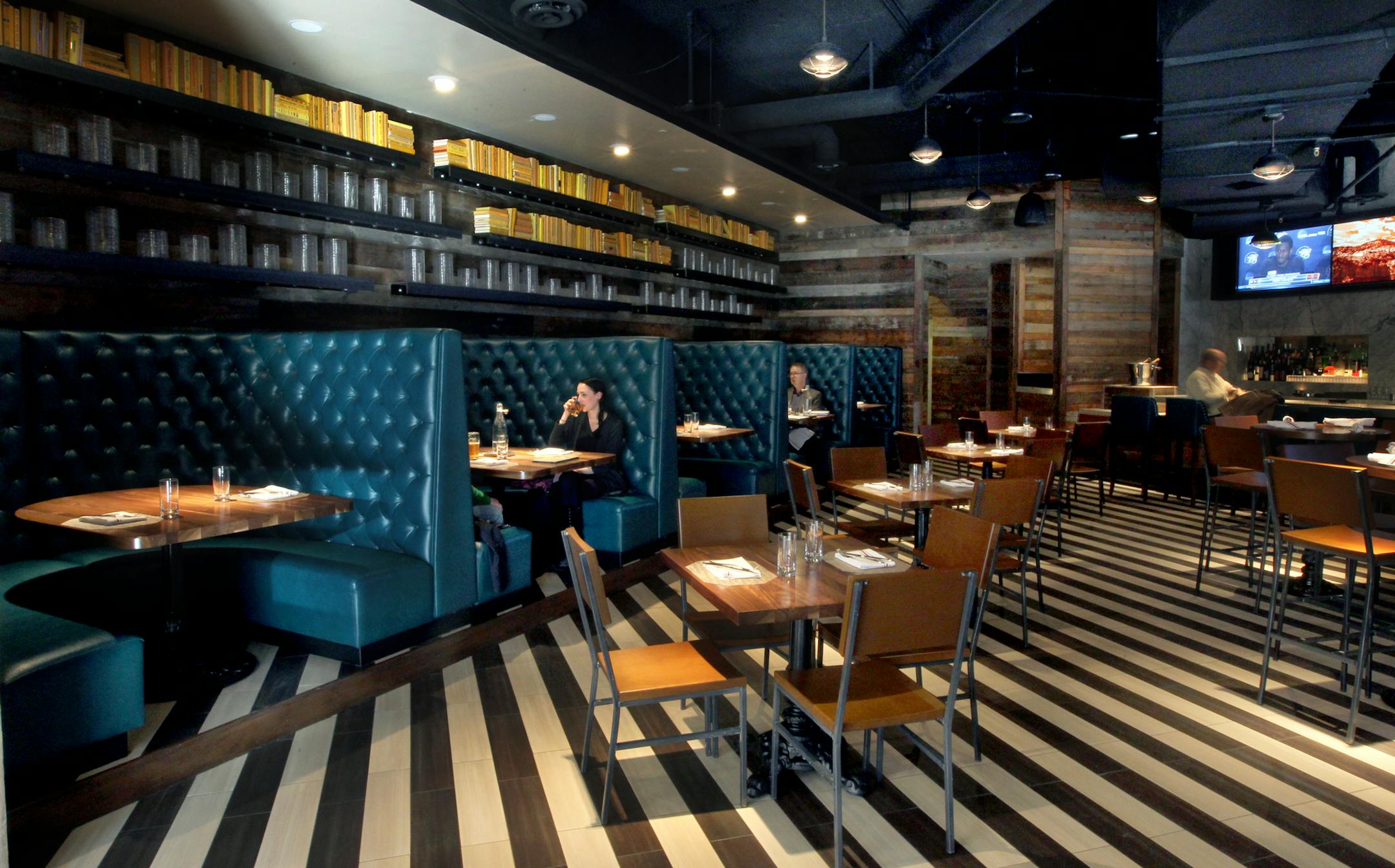 Beacon Public House at the Commons Hotel [ STAR TRIBUNE/TOM WALLACE Assignments #20028210A March 21, 2013 SLUG 95499 rn032813 EXTRA INFORMATION restaurant review, Visits to Beacon Public House at the Commons Hotel and Prairie Kitchen and Bar at the Hyatt Regency Hotel.