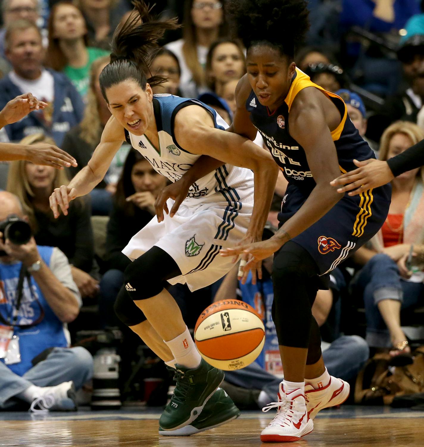 Indiana's Shenise Johnson knocked that ball out of the hand of Lynx Anna Cruz during the second half. ] (KYNDELL HARKNESS/STAR TRIBUNE) kyndell.harkness@startribune.com Game 1 of the WNBA Finals Lynx vs Indiana at the Target Center in Minneapolis Min., Sunday October 4, 2015. Indiana wonder the Lynx 75-69.