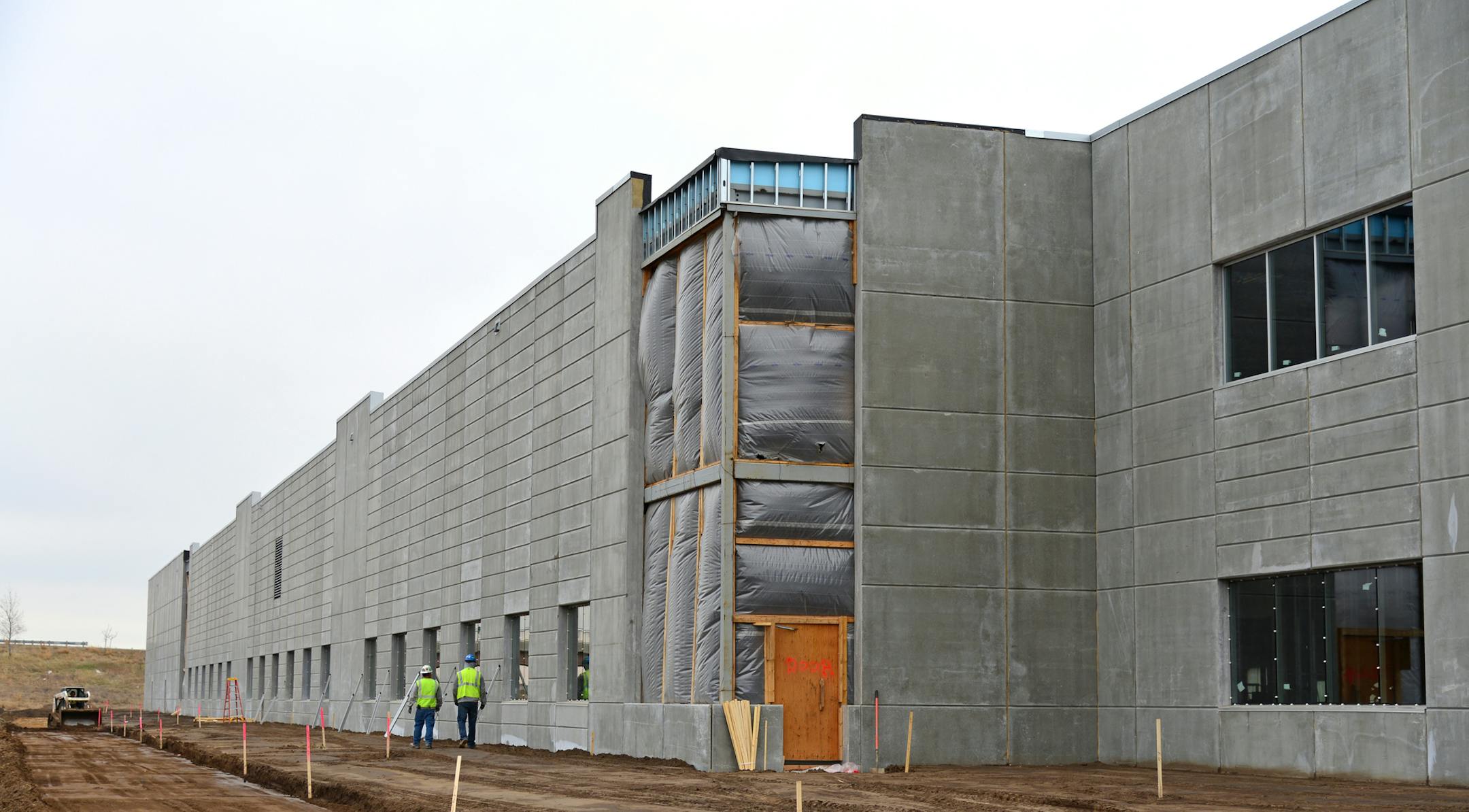 Olympus office/warehouse project in Brooklyn Park at 9600 Louisiana Ave. N. ] Richard.Sennott@startribune.com Richard Sennott/Star Tribune Brooklyn Park Minn. Wednesday 4/23/2014) ** (cq)