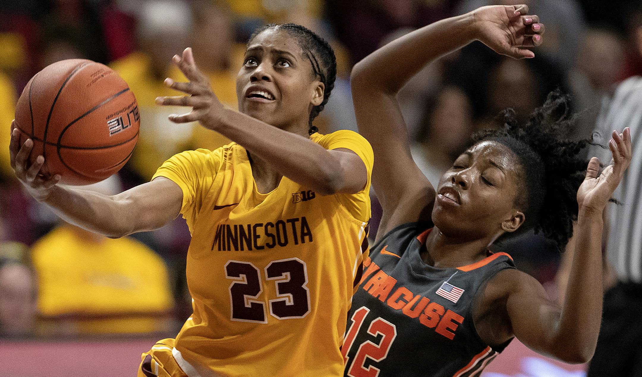 Kenisha Bell (23) attempted a shot in the fourth quarter. ] CARLOS GONZALEZ ï cgonzalez@startribune.com - November 29, 2018, Minneapolis, MN, Williams Arena, NCAA Women's Basketball, University of Minnesota Gophers vs. Syracuse