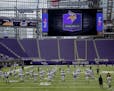 The Minnesota Vikings warmed up on the field at US Bank Stadium, Friday, August 28, 2020 in Minneapolis, MN. ] ELIZABETH FLORES • liz.flores@startri
