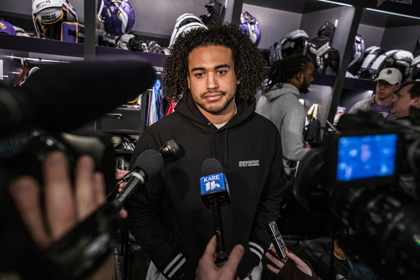 Vikings LB Eric Kendricks (54) addressed questions about the end of the season.] Vikings players cleaning out their lockers. at end of season. RICHARD TSONG-TAATARII ¥ richard.tsong-taatarii@startribune.com