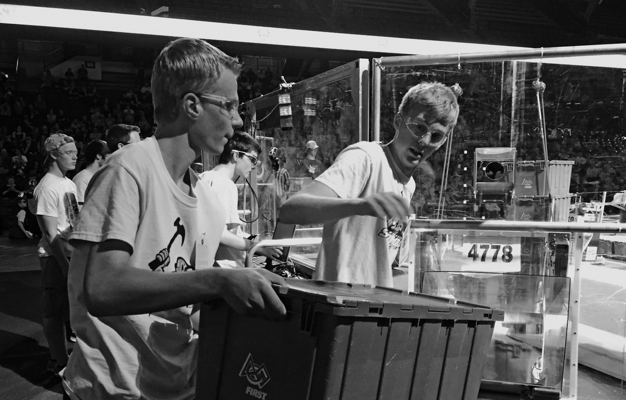 The Minnesota Robotic Contest, May 16, 2015 324375 robot051715...Chanhassen team.