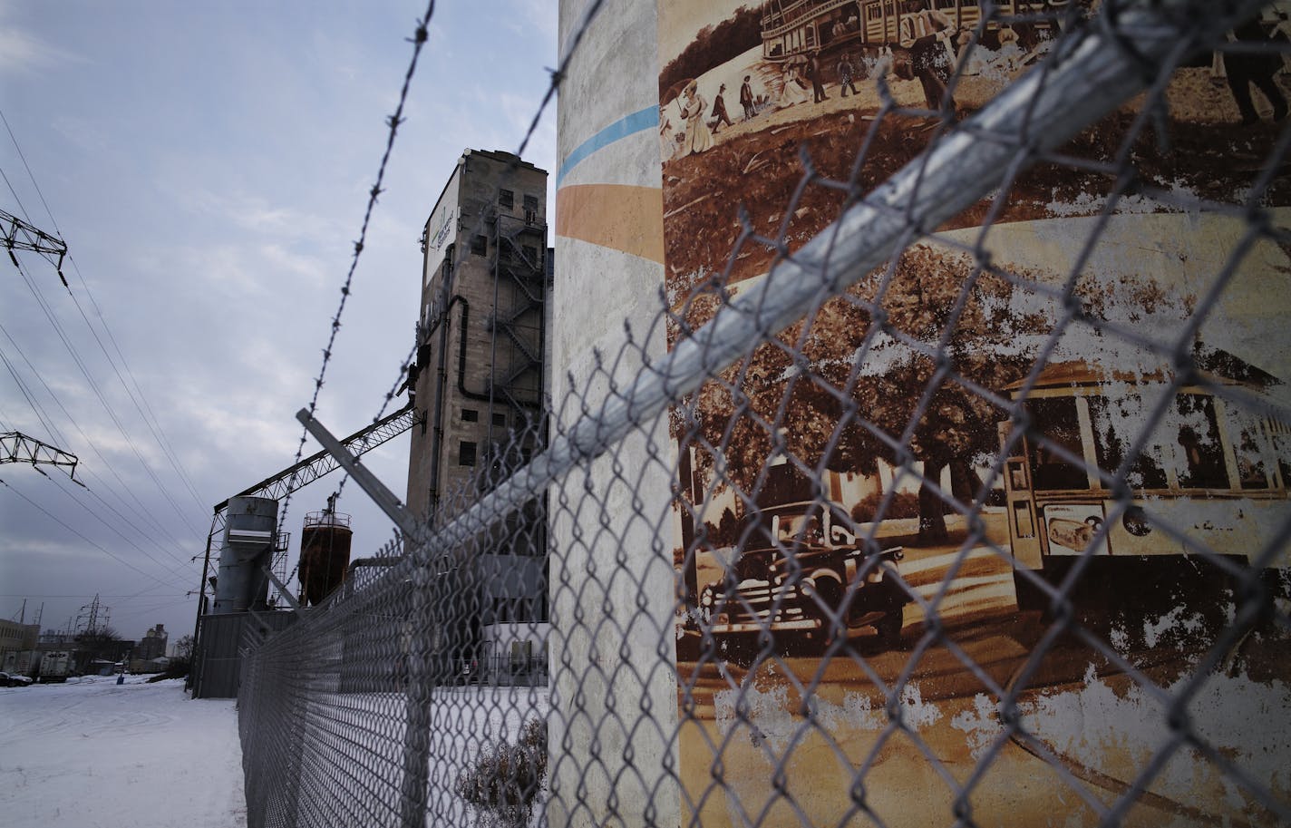 In South Minneapolis, near 41st and Hiawatha Ave S., the grain silo has been sold and is destined for development. ] Richard Tsong-Taatarii/rtsong-taatarii@startribune.com