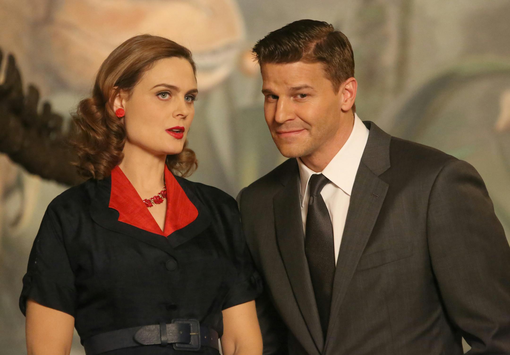 BONES: In an episode that reimagines the Jeffersonian and FBI teams in 1950s Hollywood, Brennan plays an LAPD detective, and Booth is a notorious jewel thief who is far more than he seems to be. When Booth is framed for a murder, he and Brennan team up to clear his name and find the killer in the "The 200th in the 10th" 200th episode of BONES airing Thursday, Dec. 11 (8:00-9:00 PM ET/PT) on FOX. Pictured L-R: Emily Deschanel and David Boreanaz. ¬©2014 Fox Broadcasting Co. Cr: Patrick M