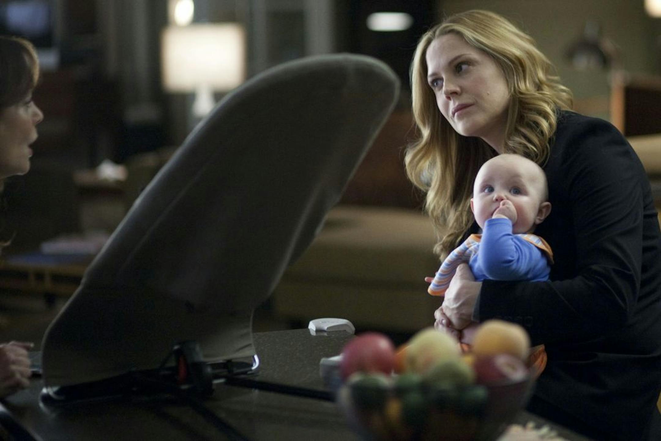 Mary McCormack returns as Mary Shannon on "In Plain Sight."