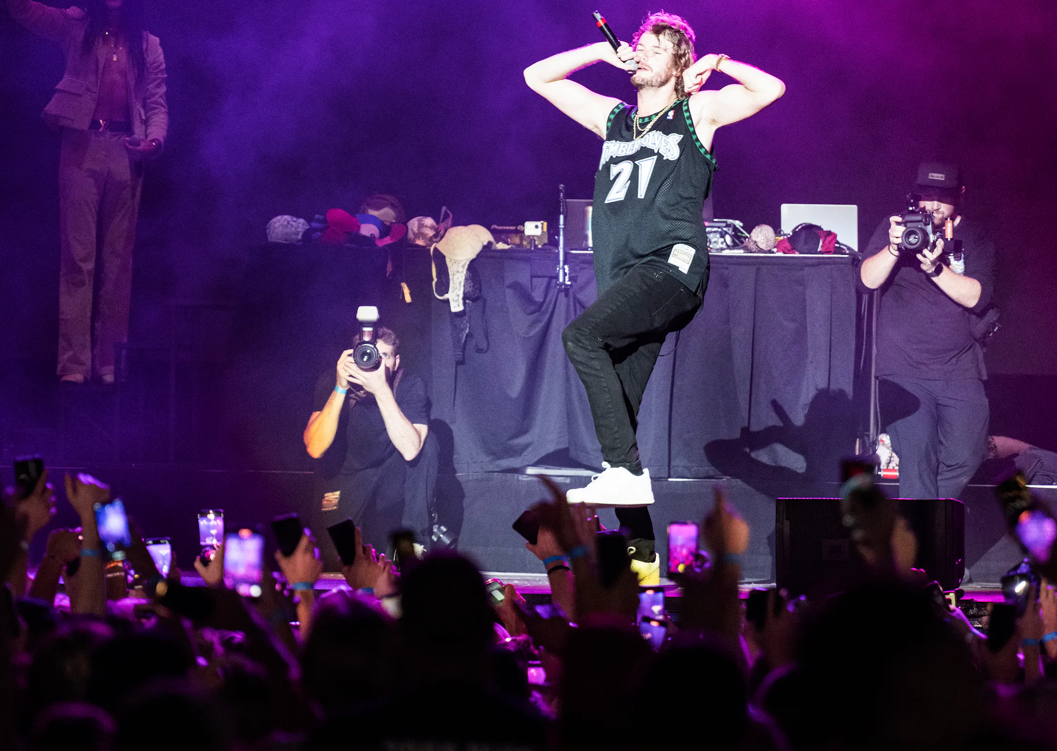 Review: Poppy Minnesota rapper Yung Gravy is all fluff at fair grandstand