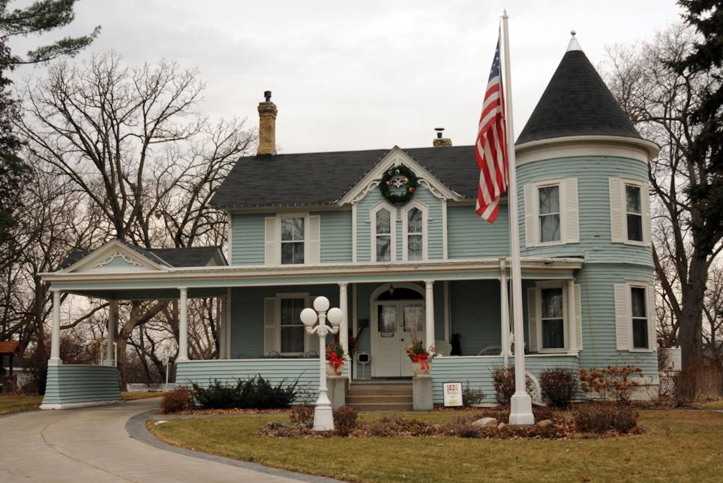 Ticknor Hill, built in 1867, was home to the remarried widow of Aaron Greenwald, who evidence suggests was the first Minnesotan to volunteer for the Union Army during the Civil War. He was killed at Gettysburg in 1863. The house is now a bed and breakfast.