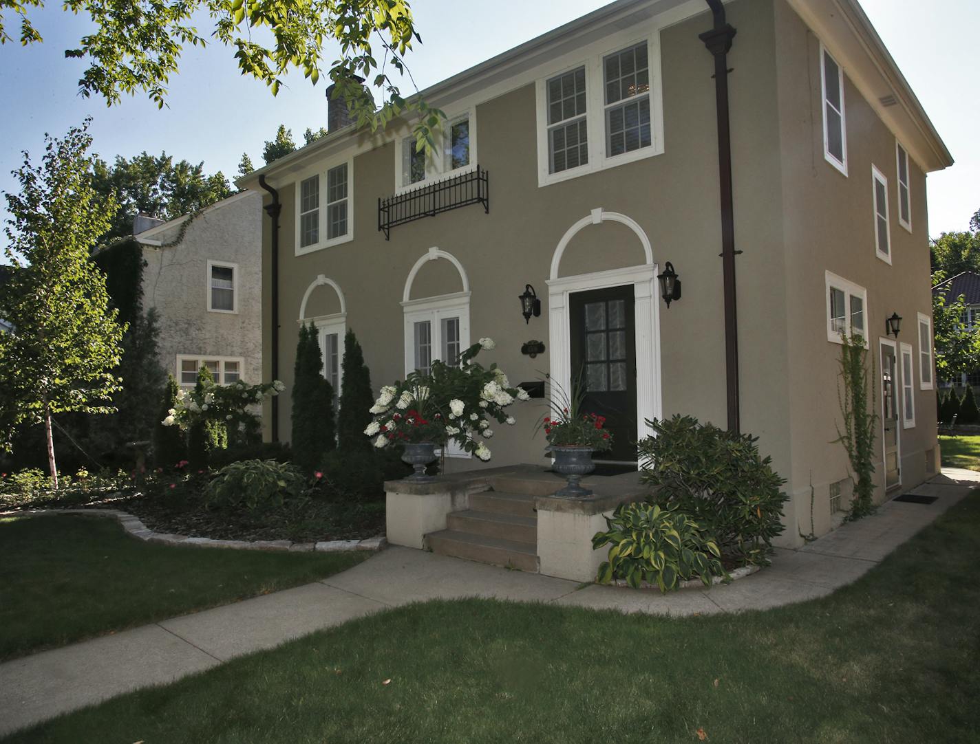 Edina will host the Historic Home Tour which showcases various era homes in an effort to discourage demolishing homes of historic significance. Exterior of Joyce Mellom's Edina home. (MARLIN LEVISON/STARTRIBUNE(mlevison@startribune.com)