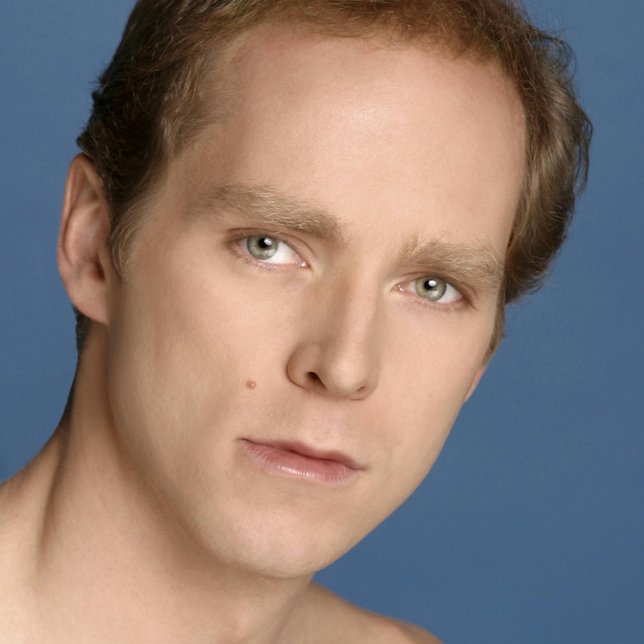 Charles Askegard New York City Ballet Credit Photo: Paul Kolnik studio@paulkolnik.com nyc 212-362-7778 ORG XMIT: MIN2013081508505005