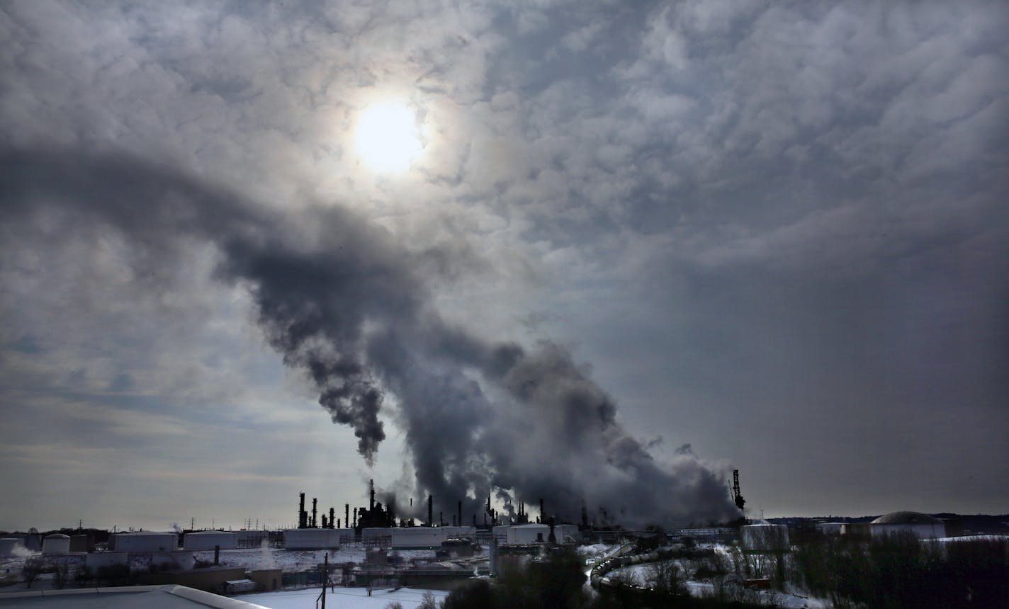 The early morning sun illuminated steam generated at the Pine Bend Refinery in Rosemount. There are plans for a $750 million investment in upgrades, the largest project at the refinery in at least a decade.] JIM GEHRZ &#xef; james.gehrz@startribune.com / Rosemount, MN / February 4, 2016 /10:00 AM &#xf1; BACKGROUND INFORMATION: As other oil companies are cutting spending, Flint Hills Resources said Thursday it plans to invest $750 million in its Pine Bend Refinery in Rosemount to replace and upgr