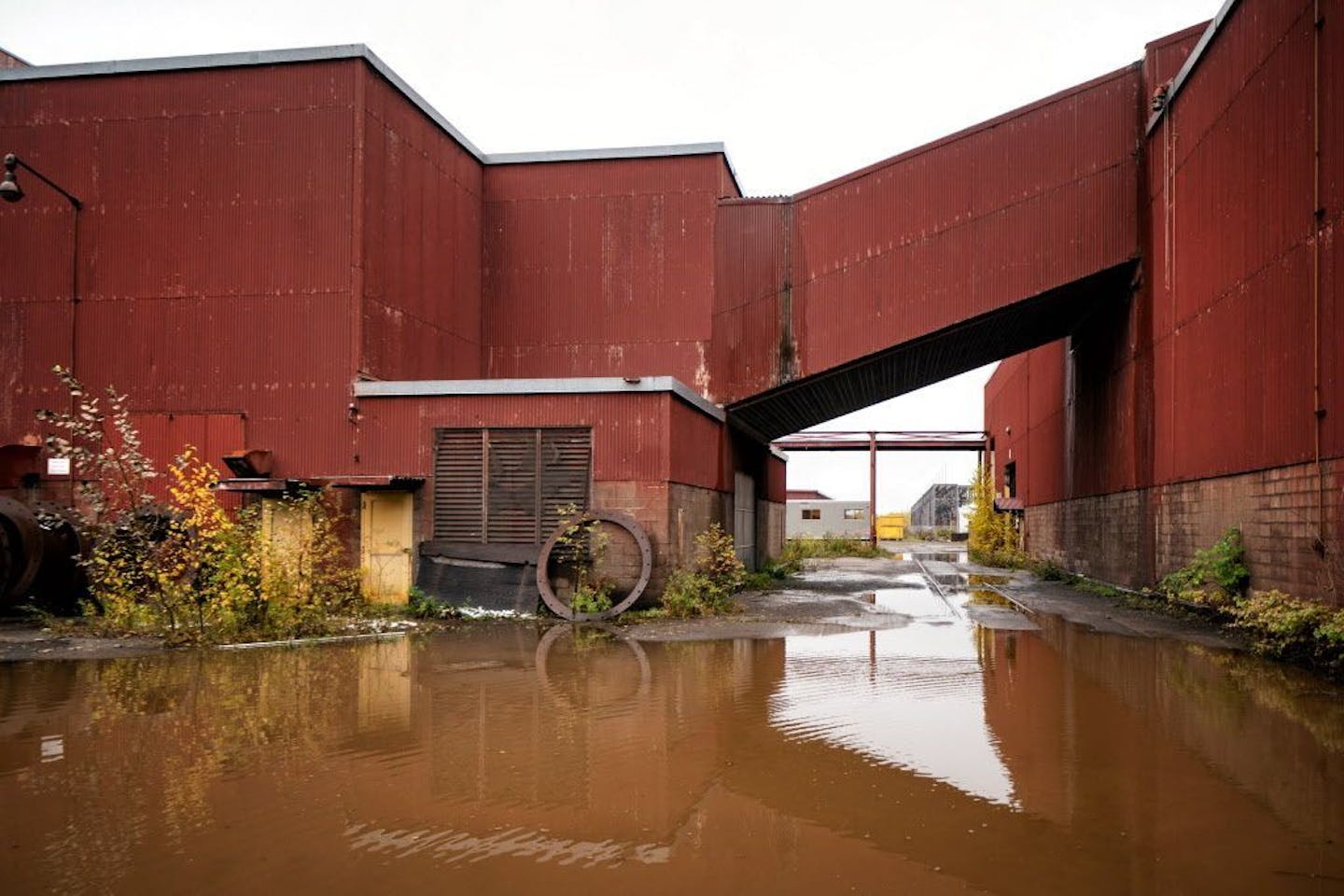 The project would use a former taconite processing facility and tailings basin near Hoyt Lakes to process 32,000 tons of ore a day.